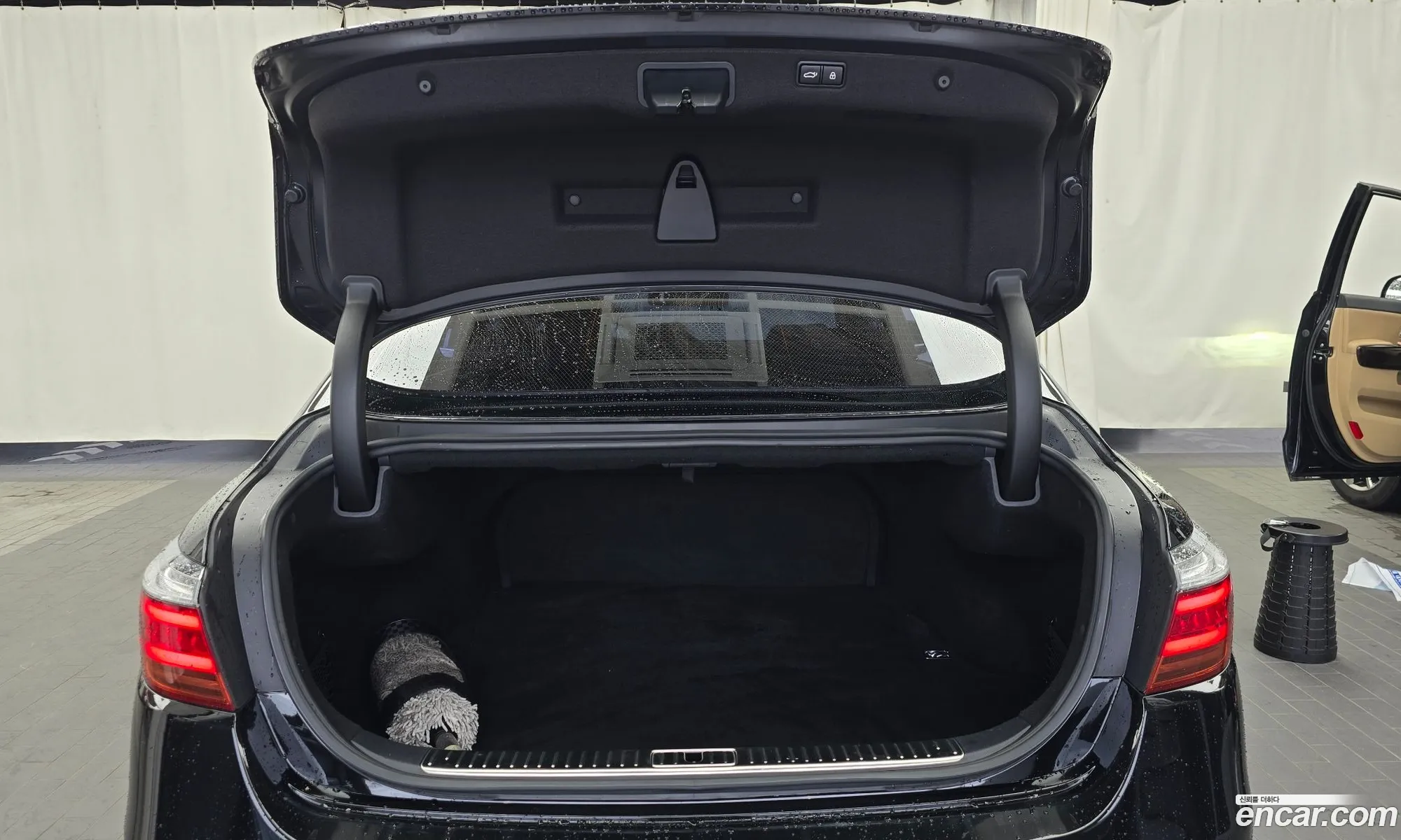 Kia K9 2017 KNALU413BHS035464 — 19