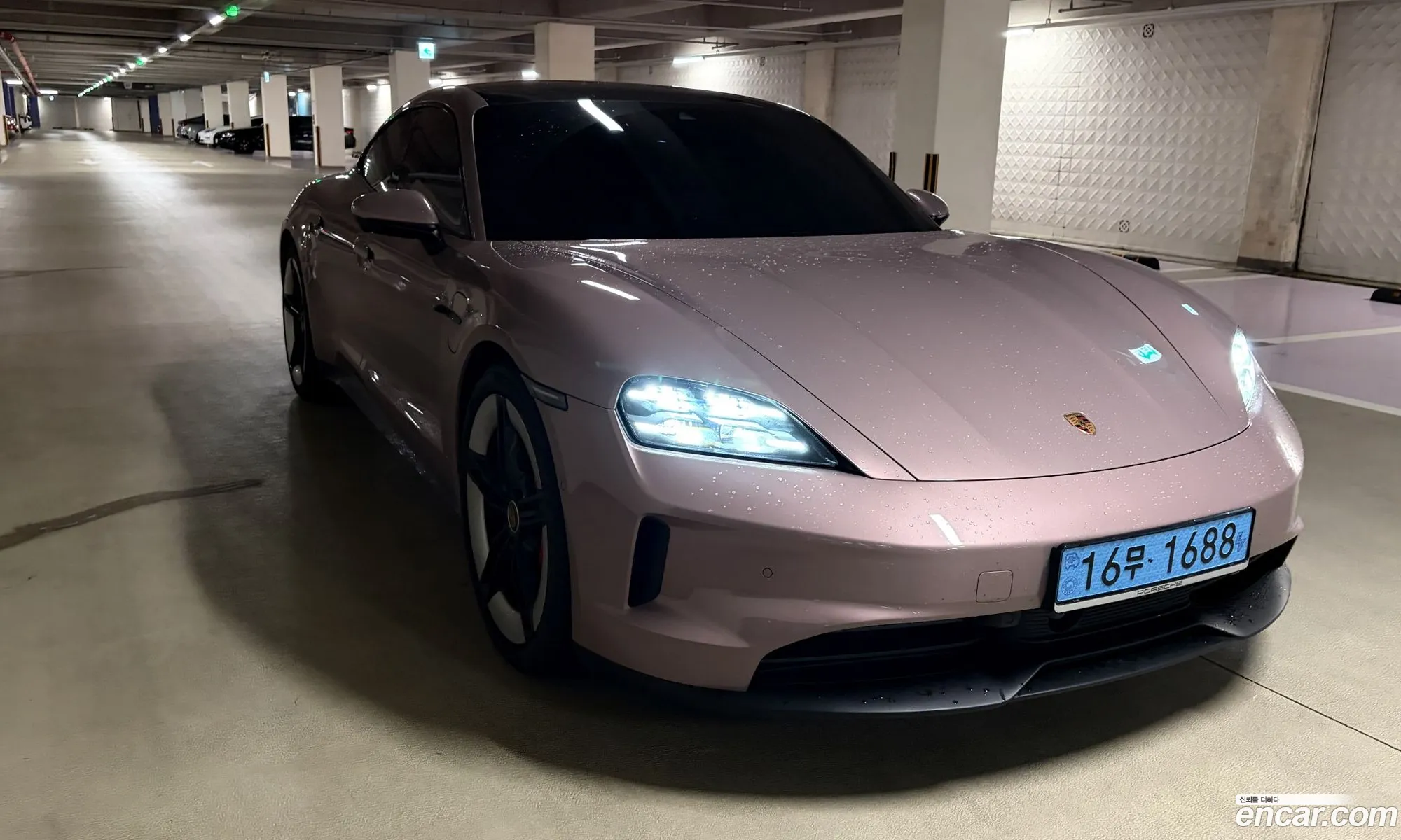 Porsche Taycan 2025 — 14