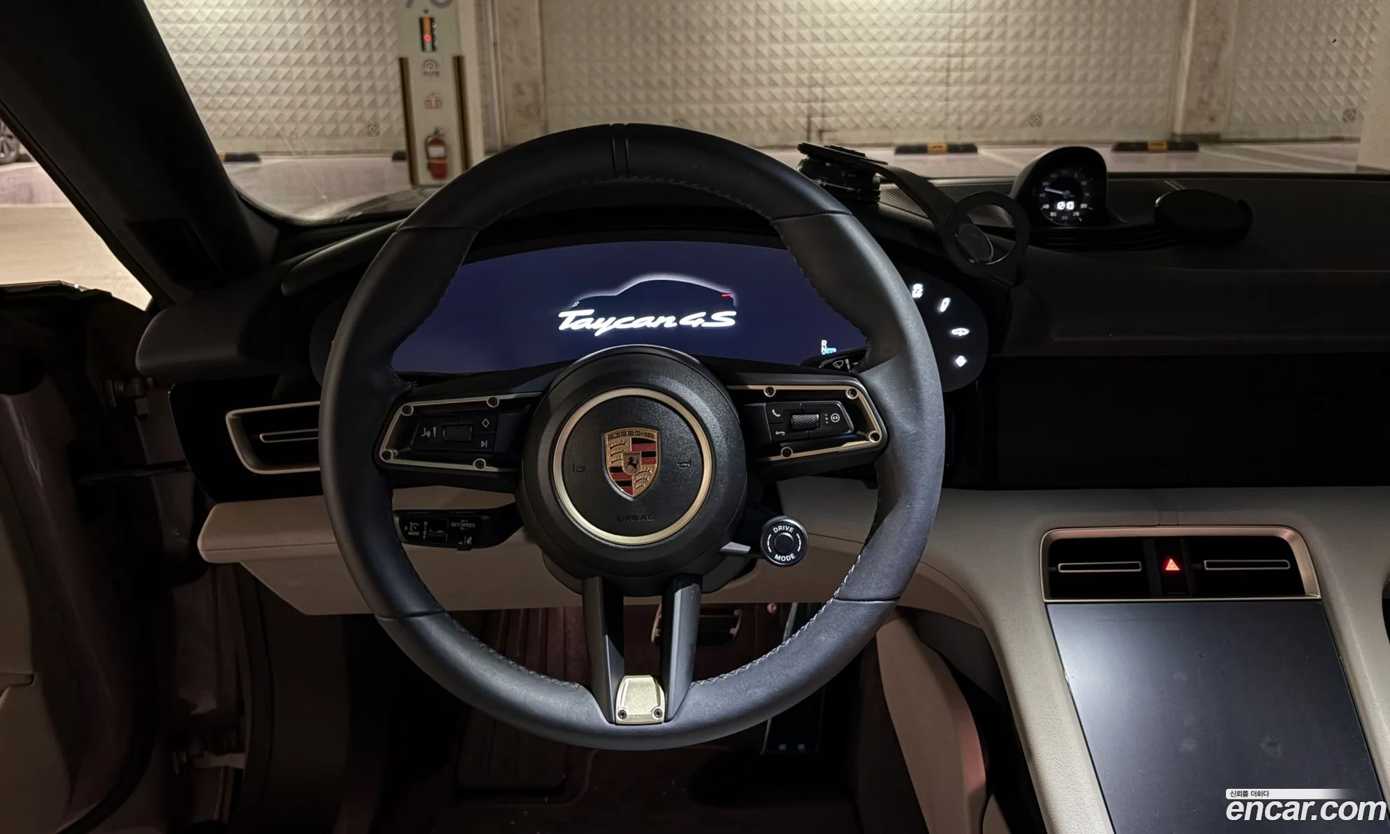 Porsche Taycan 2025 — 4
