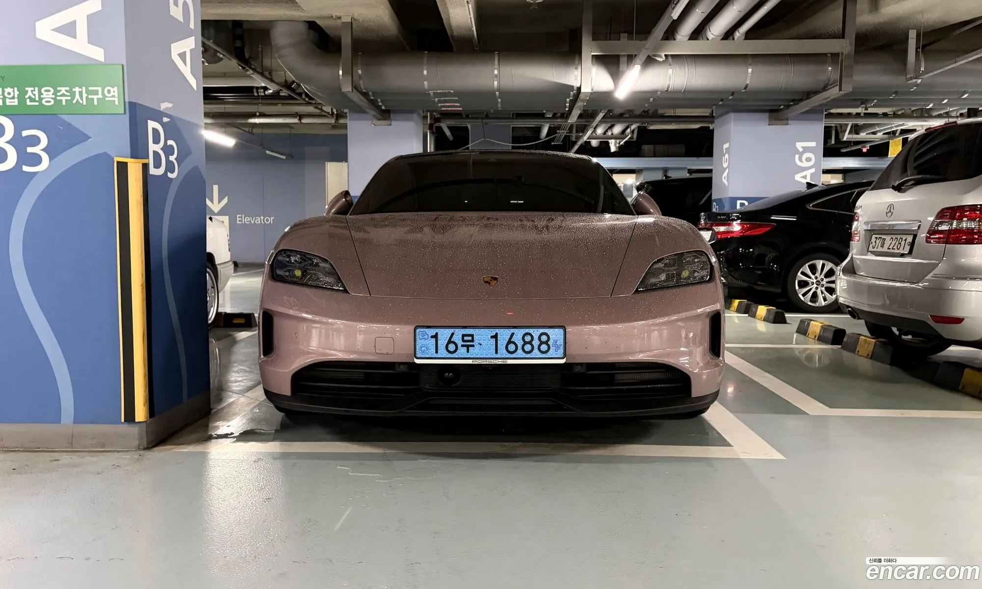 Porsche Taycan 2025 — 13