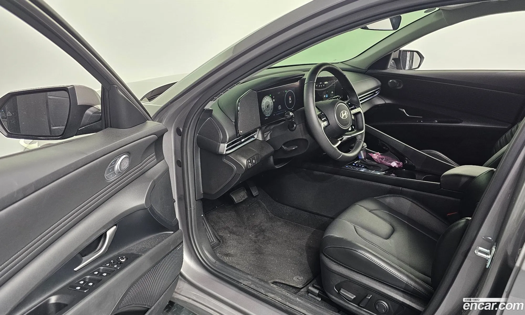 Hyundai Elantra 2024 — 4