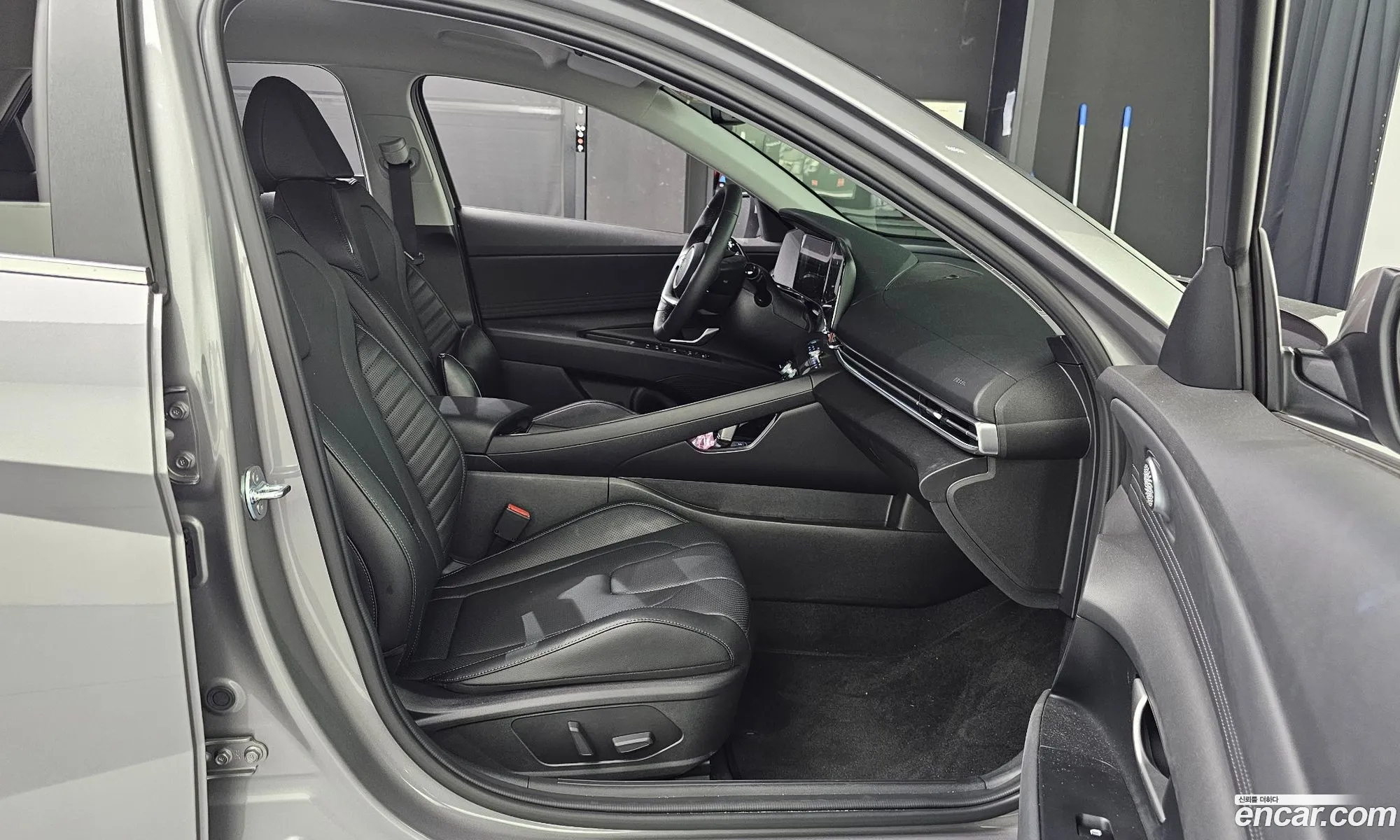 Hyundai Elantra 2024 — 5