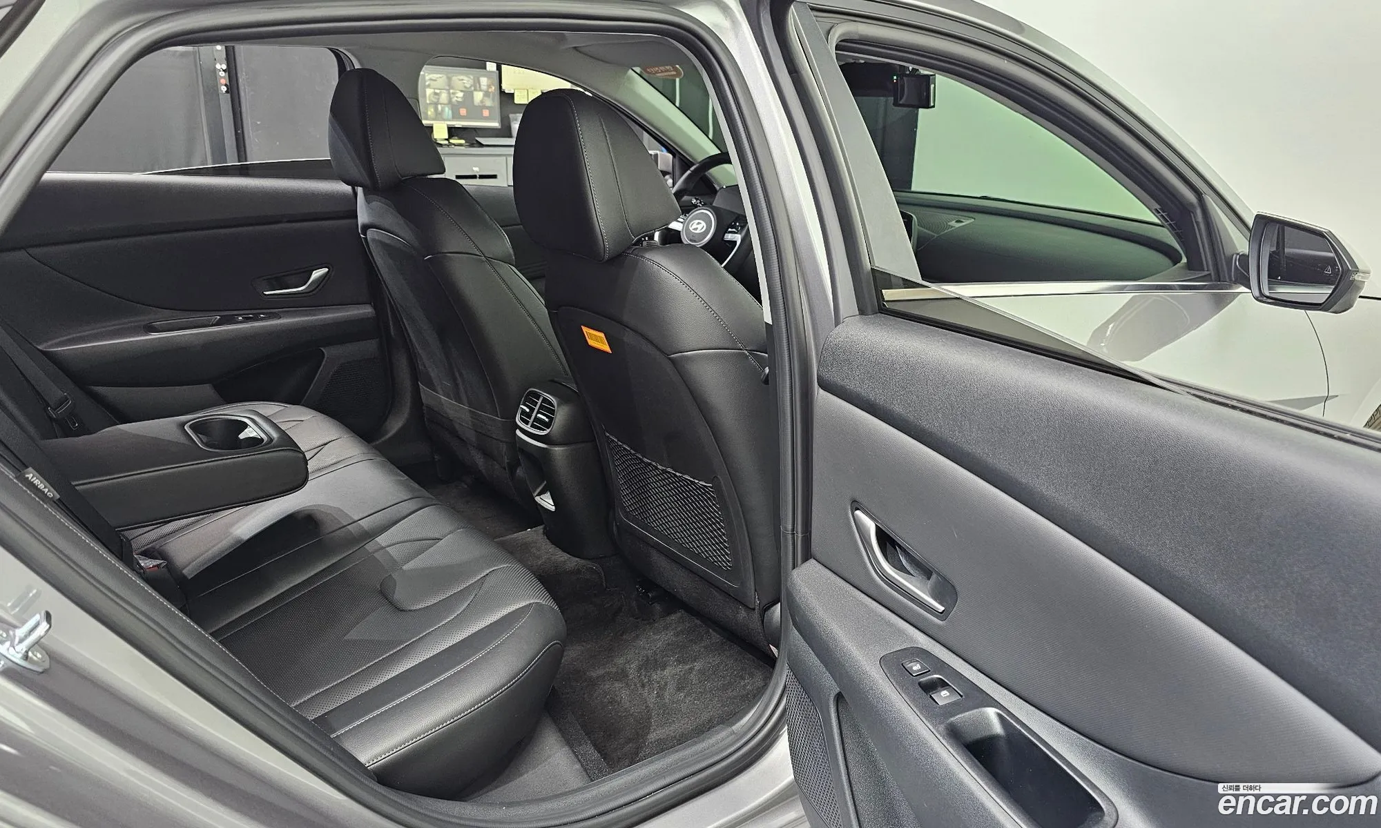 Hyundai Elantra 2024 — 23