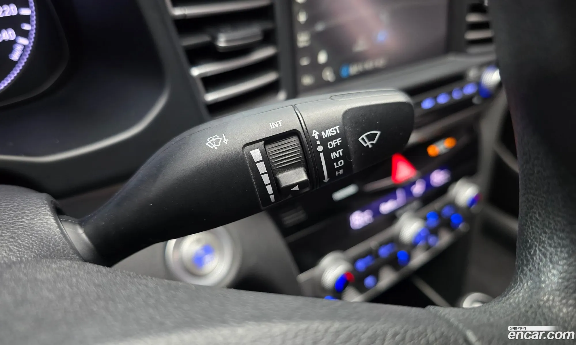 Hyundai Elantra AD 2019 — 11