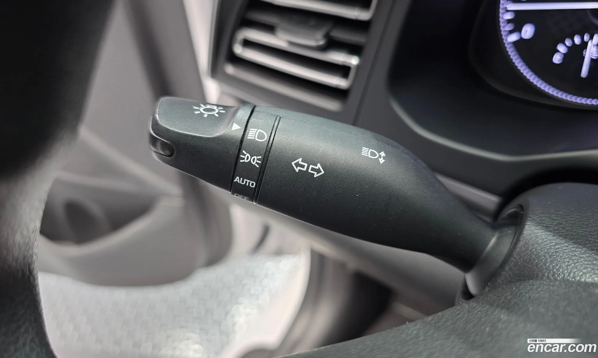 Hyundai Elantra AD 2019 — 12