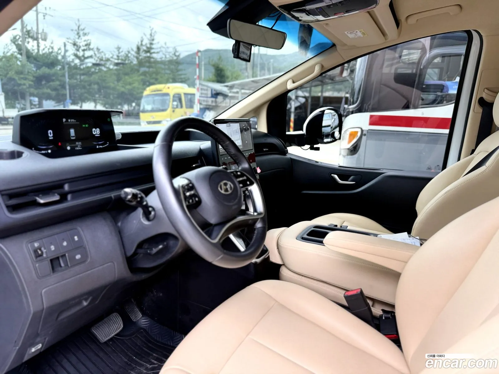 Hyundai Staria 2022 — 16