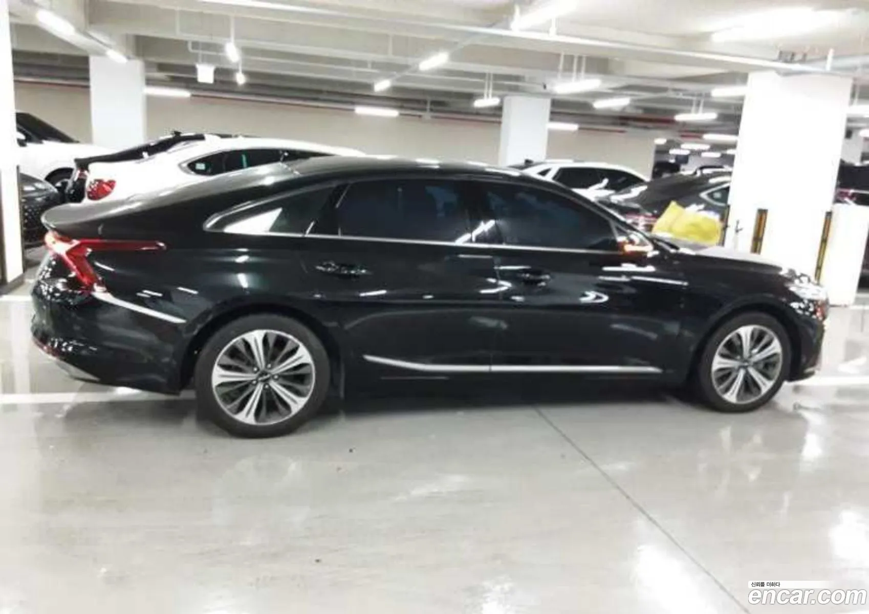 Kia K8 Hybrid 2023 — 2