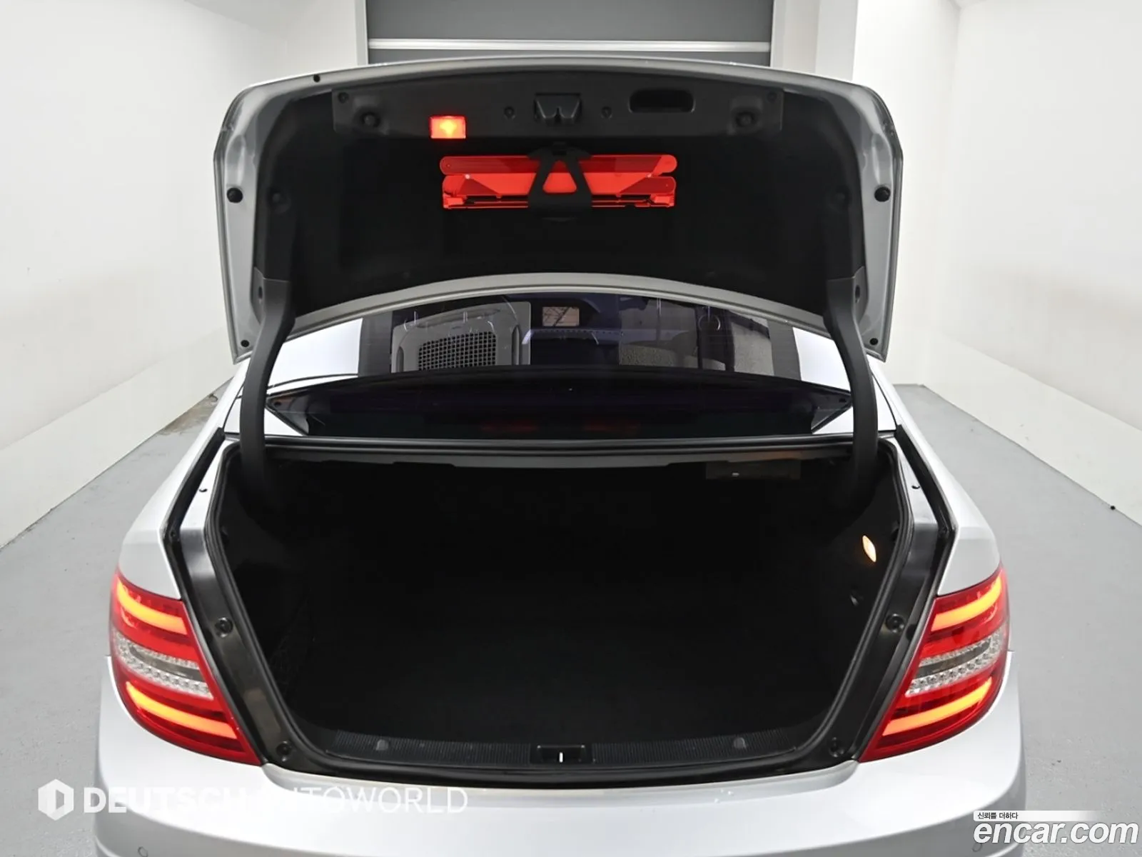 Mercedes-Benz C-Class W204 2011 — 12