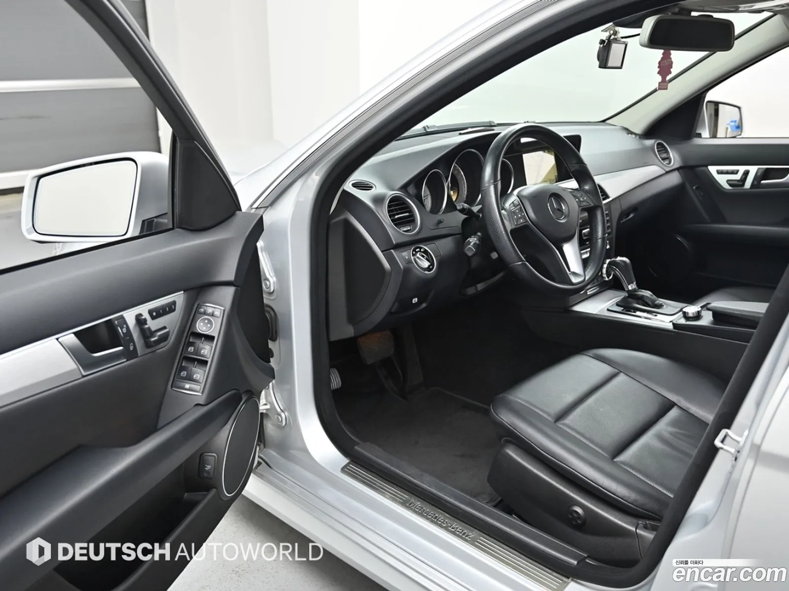 Mercedes-Benz C-Class W204 2011 — 16