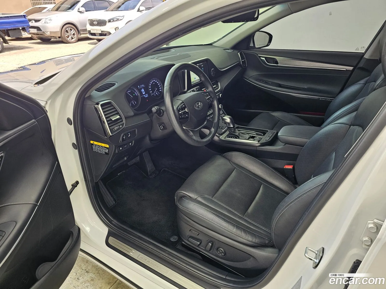 Hyundai Grandeur IG Hybrid 2018 — 3