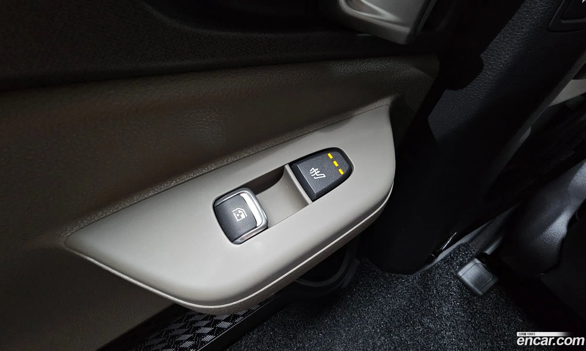 Kia Carnival 2024 KNANC81BBRS447950 — 8