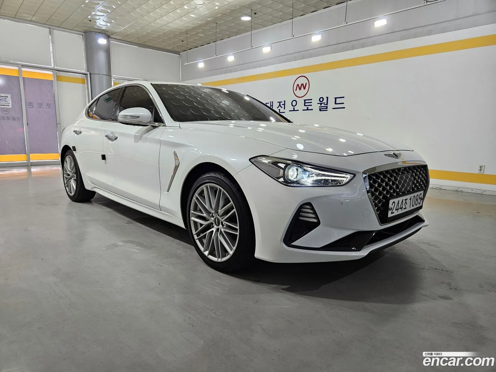 Genesis G70 2019 — 12
