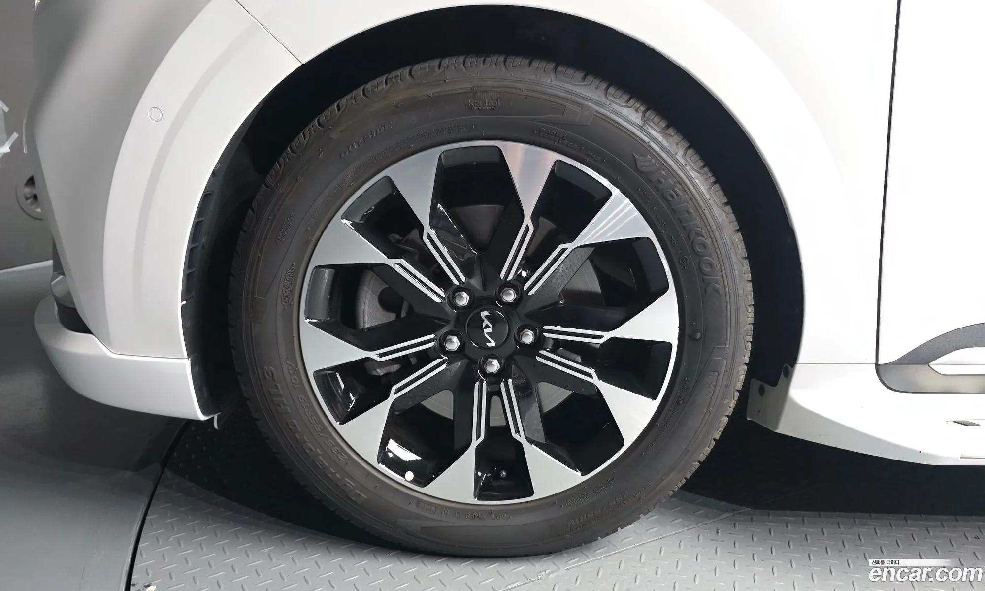 Kia Carnival 2022 KNANE81BBNS173753 — 10