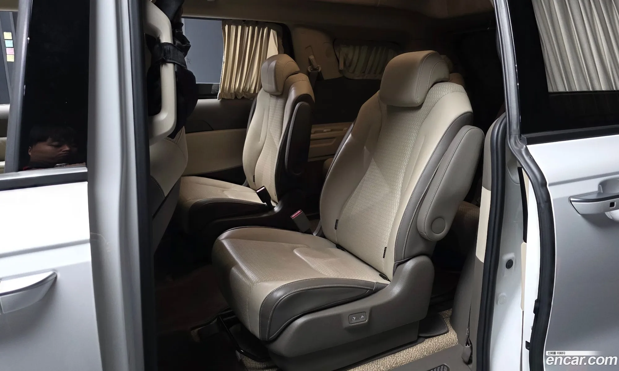 Kia Carnival 2022 KNANE81BBNS173753 — 28