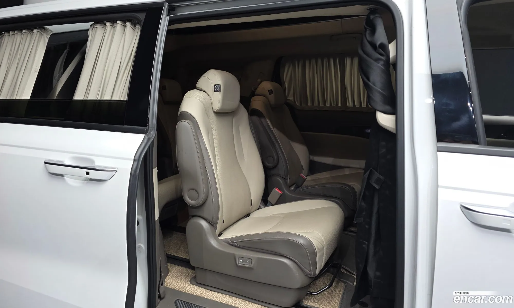 Kia Carnival 2022 KNANE81BBNS173753 — 31