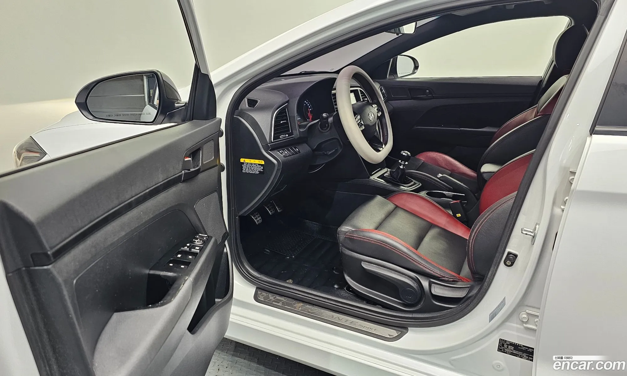 Hyundai Elantra AD 2016 KMHDR41BAHU201991 — 12