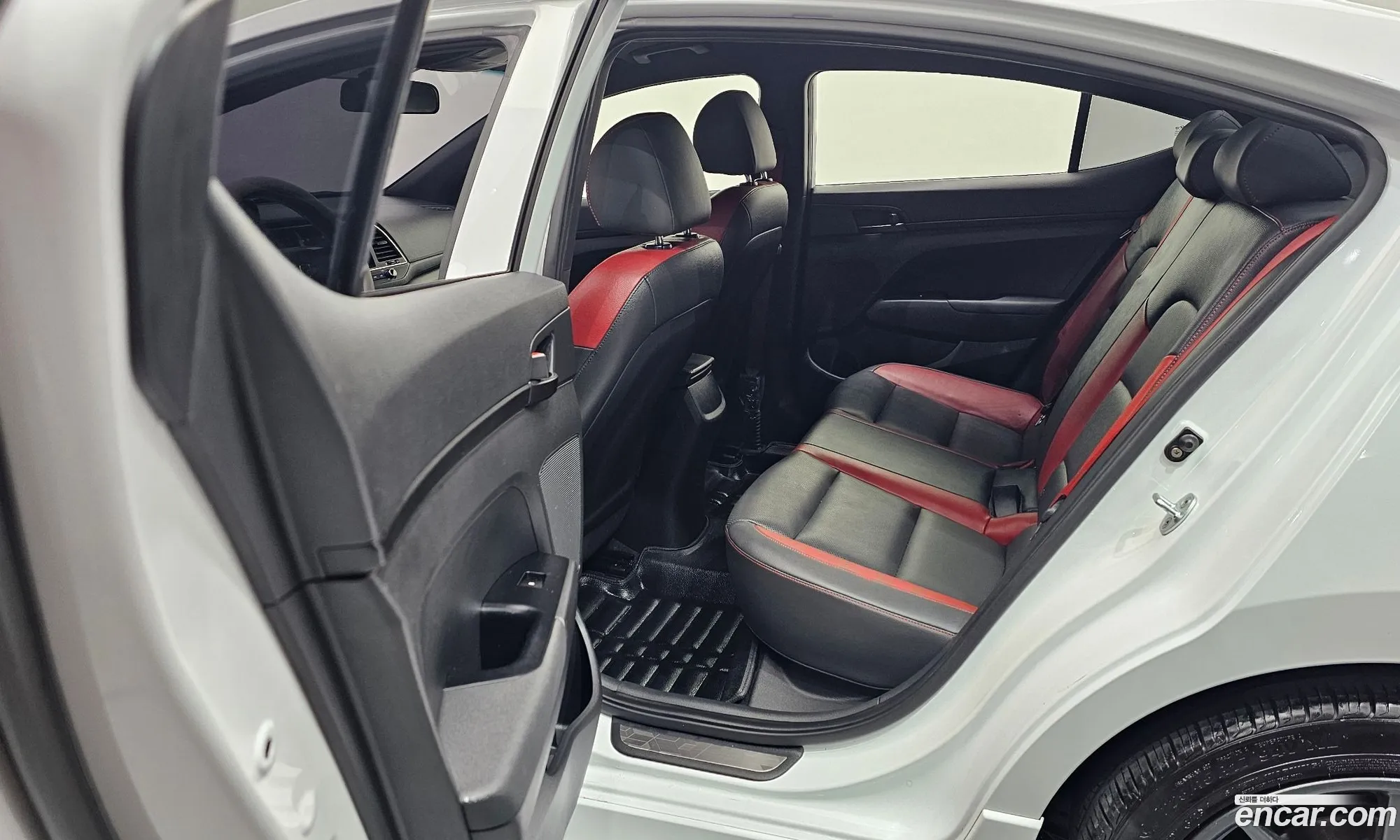 Hyundai Elantra AD 2016 KMHDR41BAHU201991 — 26