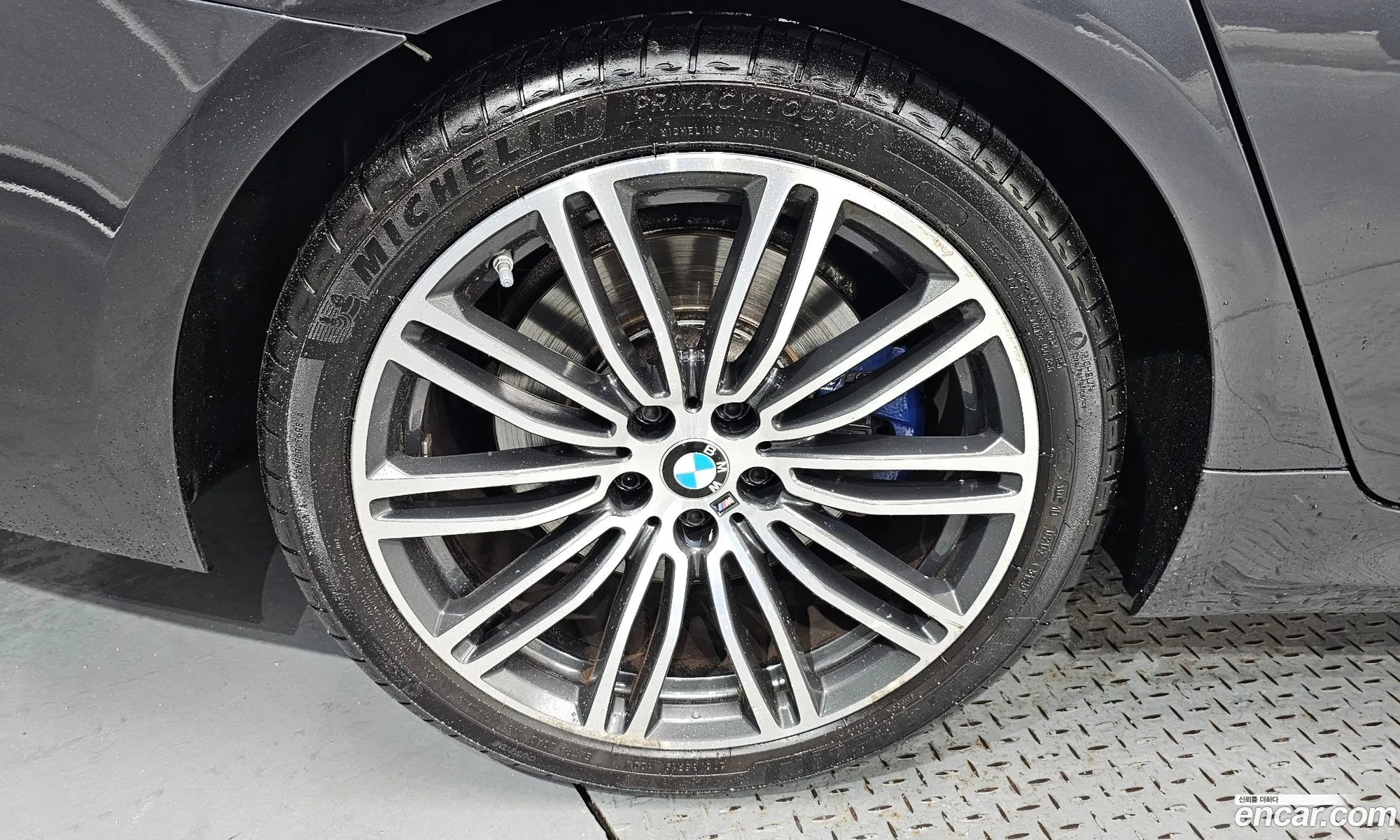 BMW 5 Series 2019 — 17