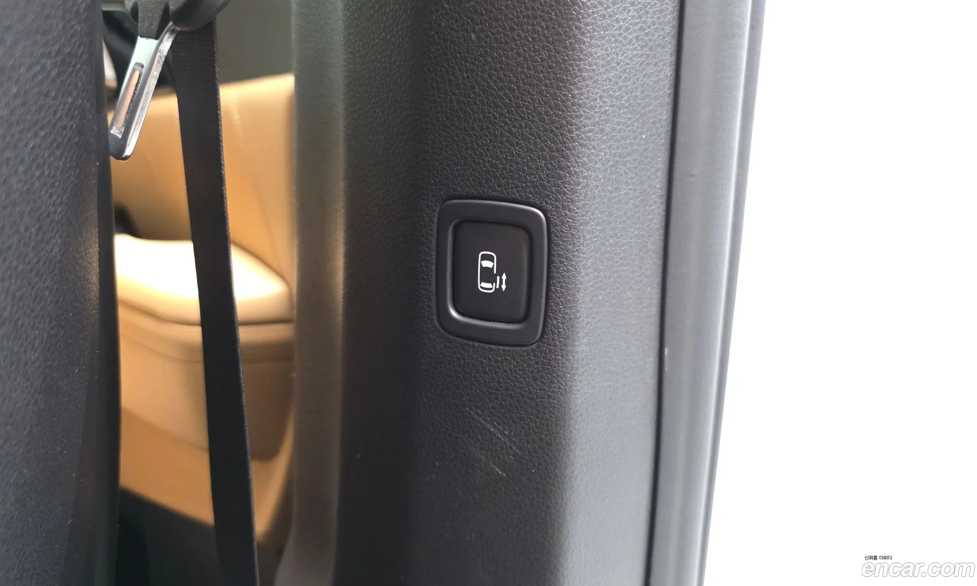 Kia Carnival 2023 KNANE81BBPS302489 — 4