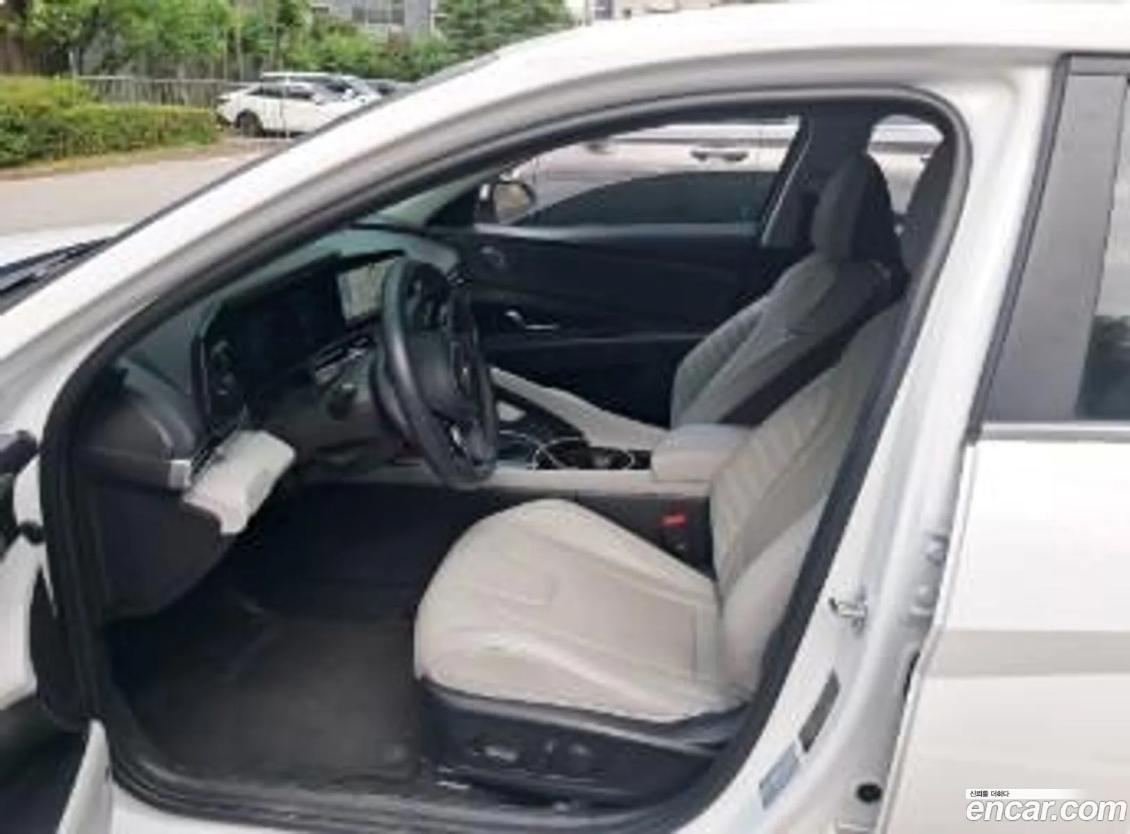 Hyundai Elantra 2022 — 13