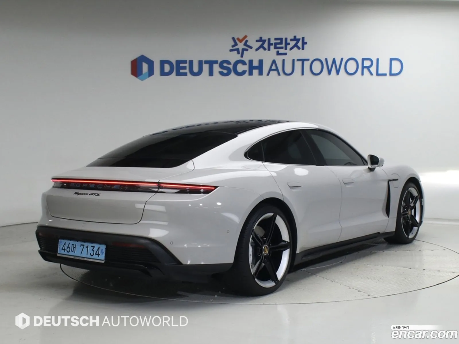 Porsche Taycan 2022 — 20