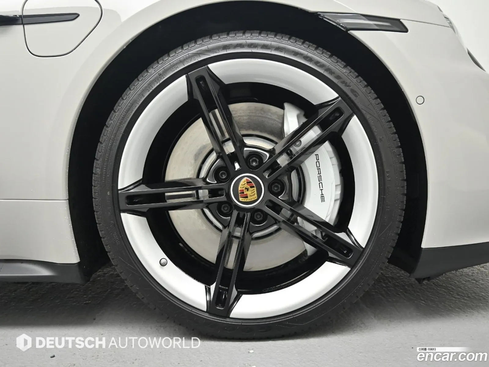 Porsche Taycan 2022 — 10