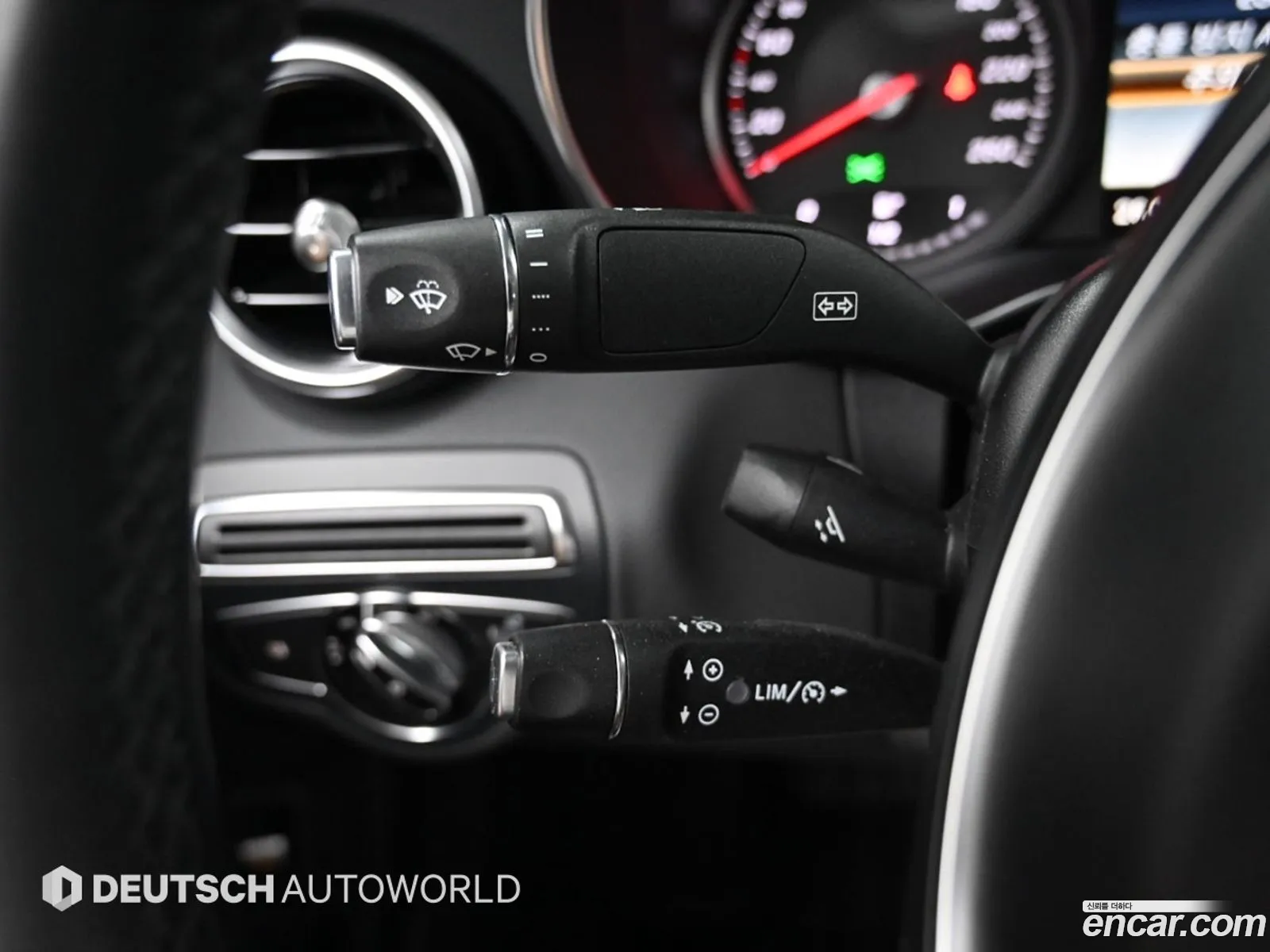 Mercedes-Benz C-Class W205 2015 — 14