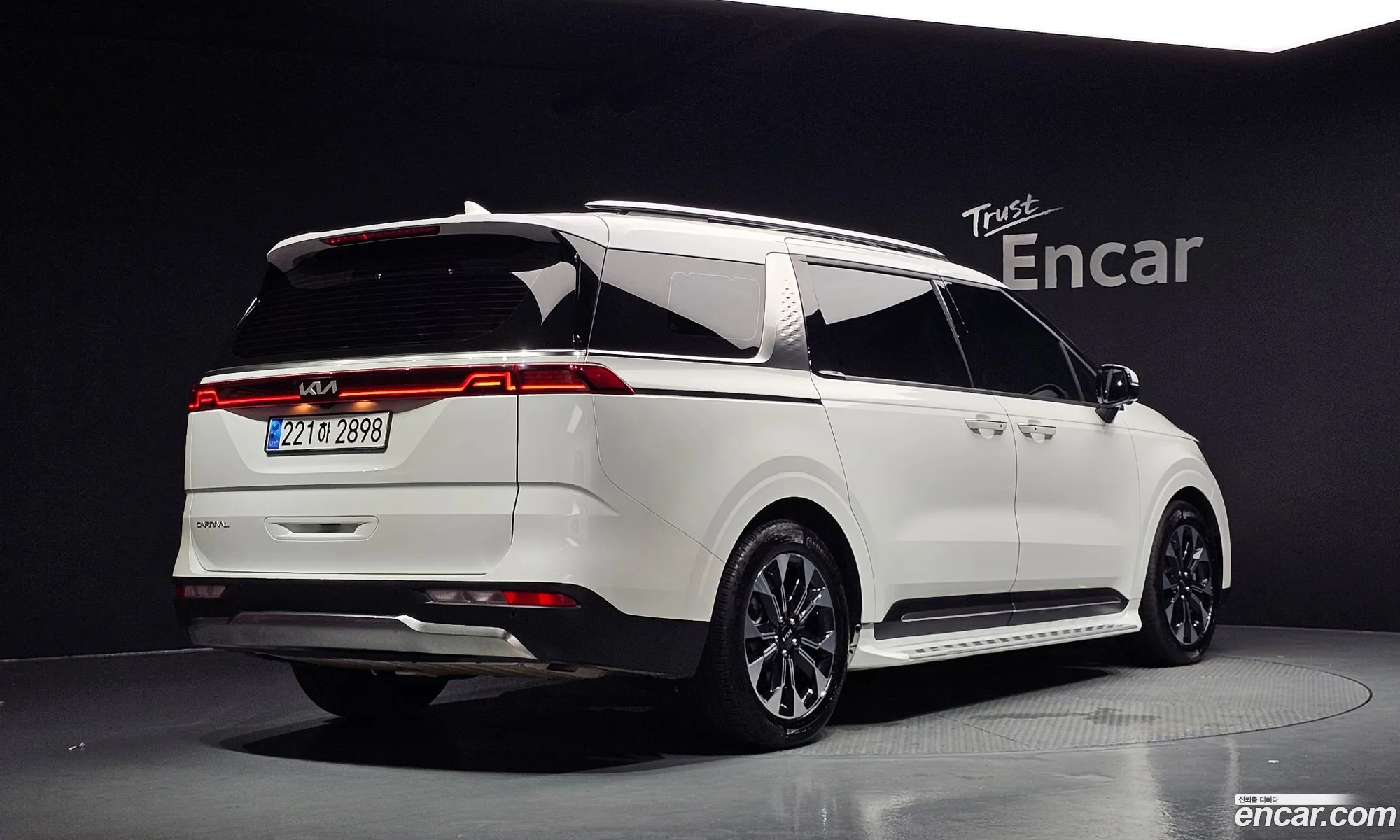 Kia Carnival 2023 — 25