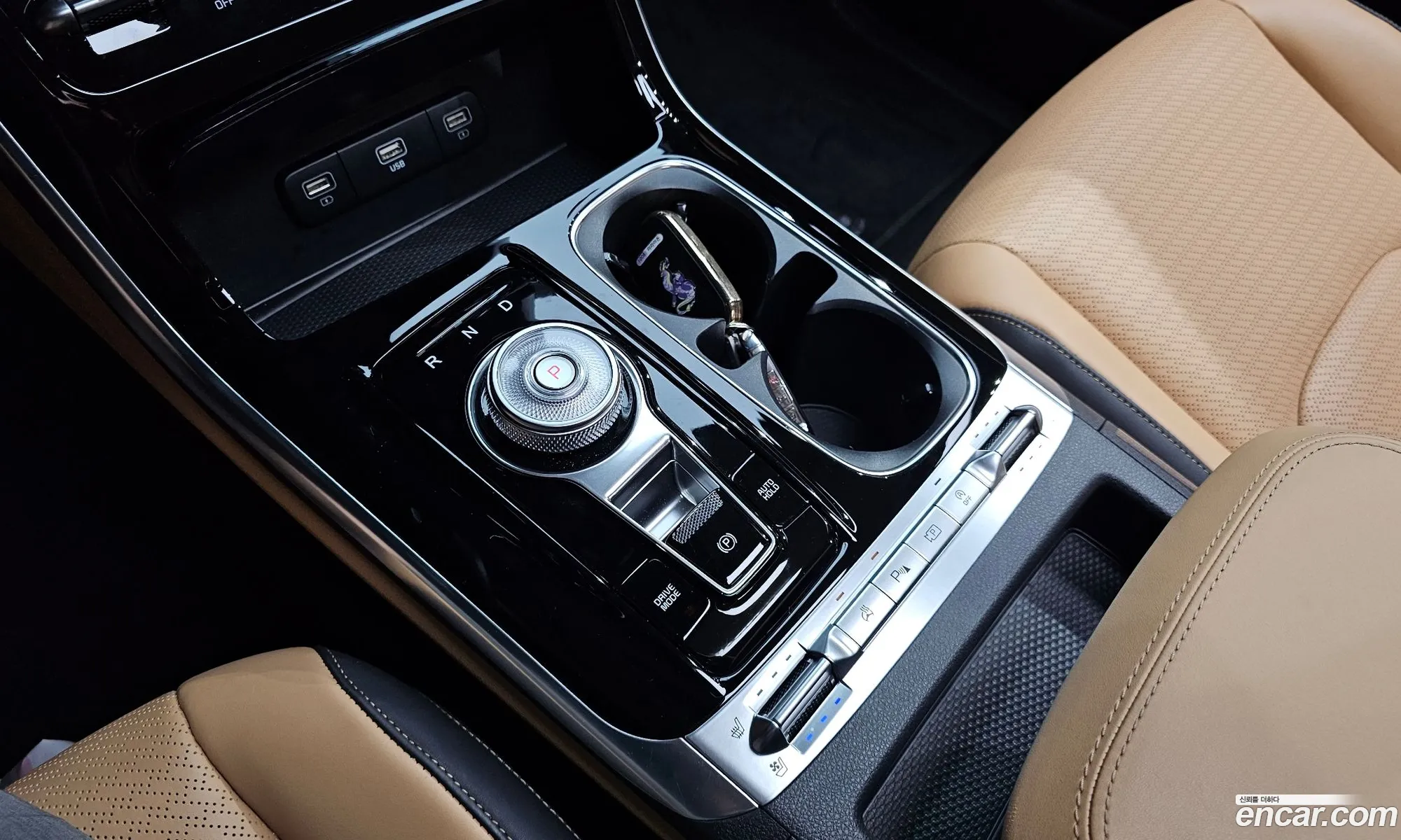 Kia Carnival 2023 — 17