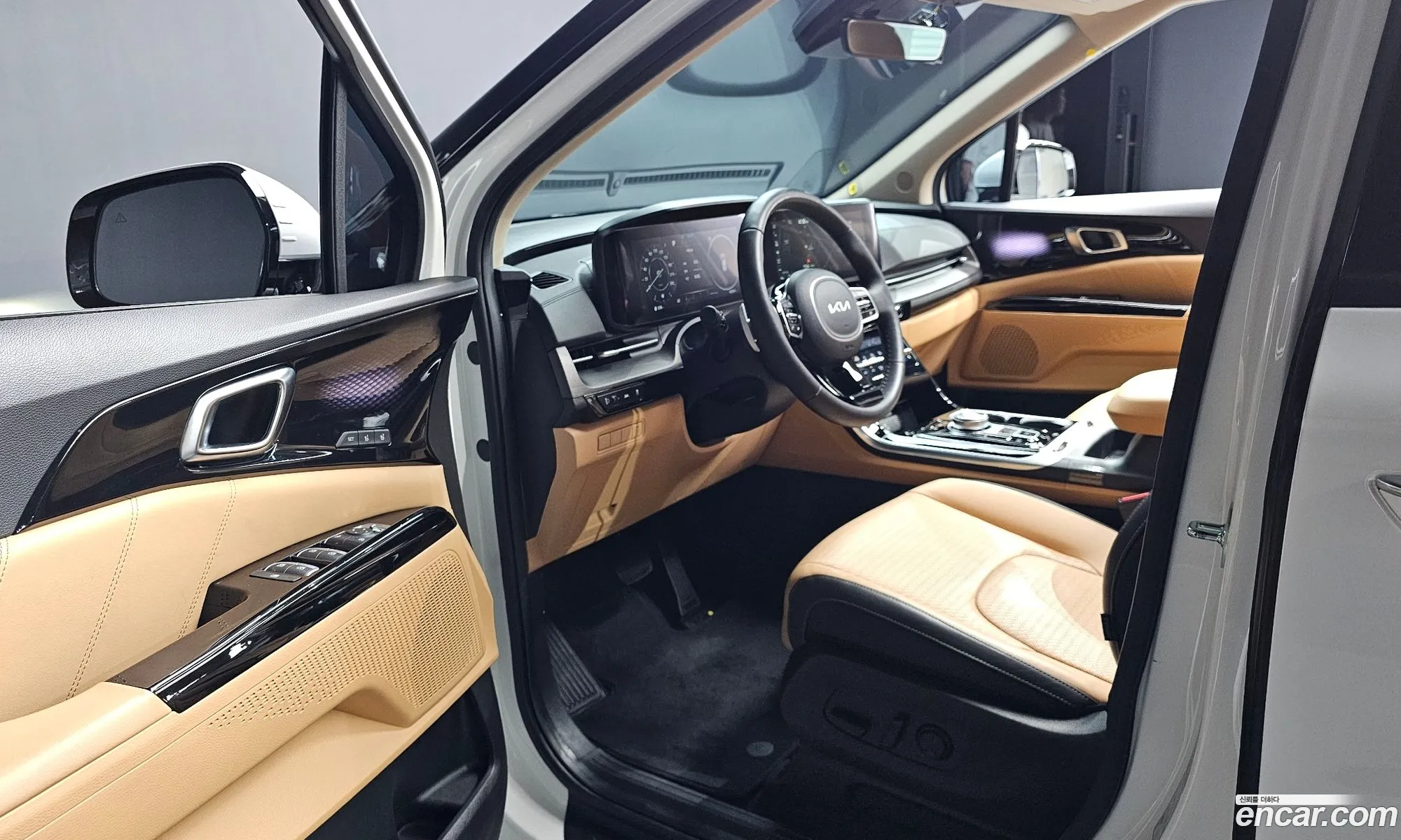 Kia Carnival 2023 — 11