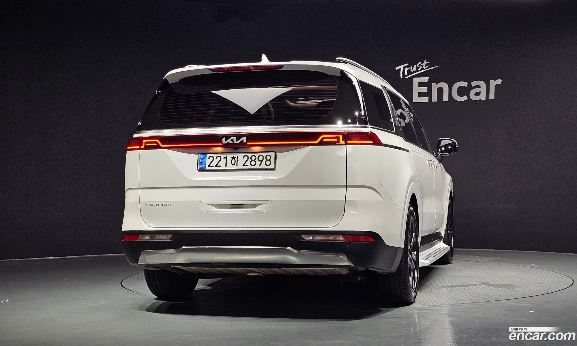 Kia Carnival 2023 — 3