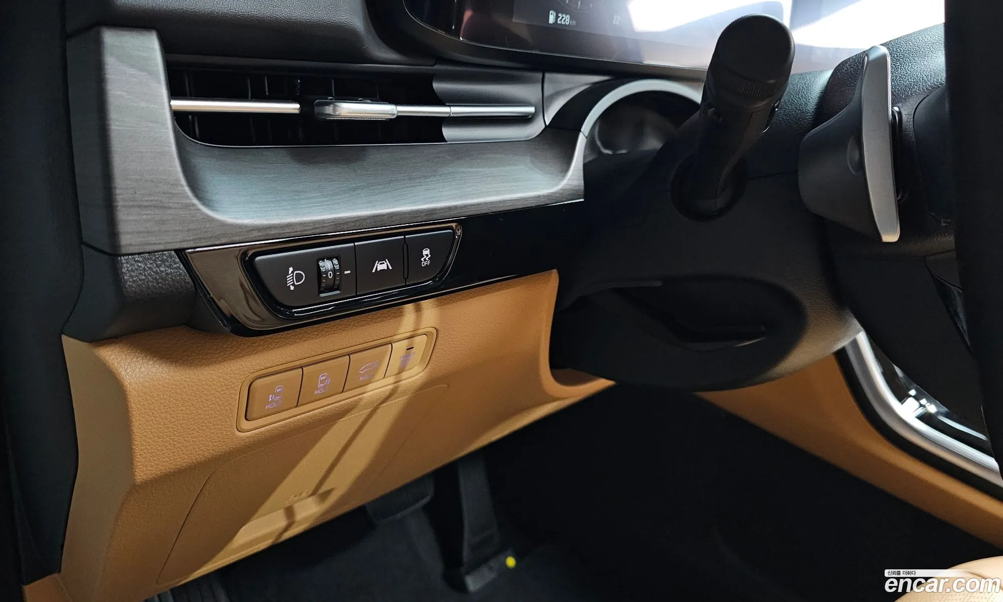 Kia Carnival 2023 — 18