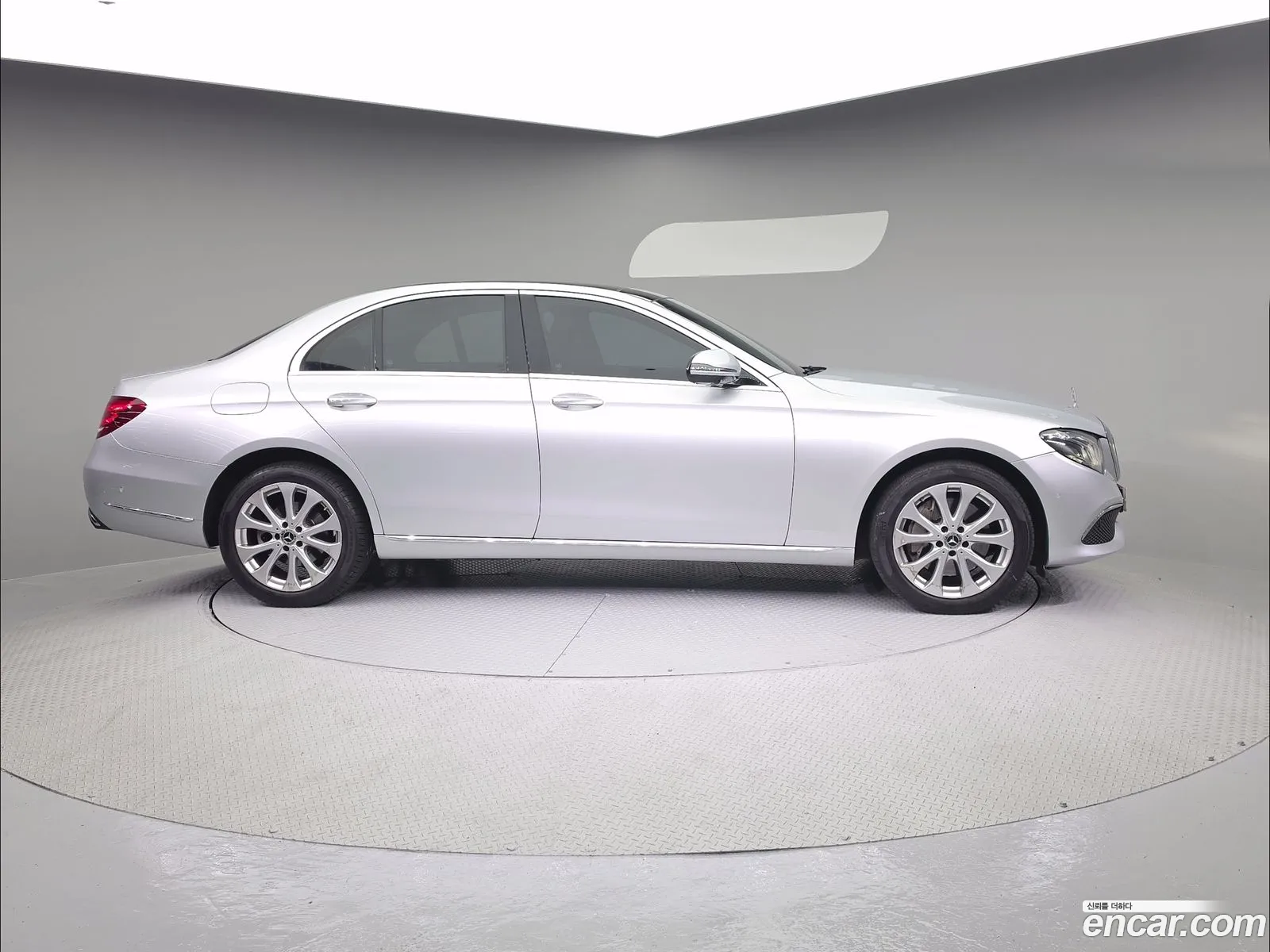 Mercedes-Benz E-Class W213 2019 — 10