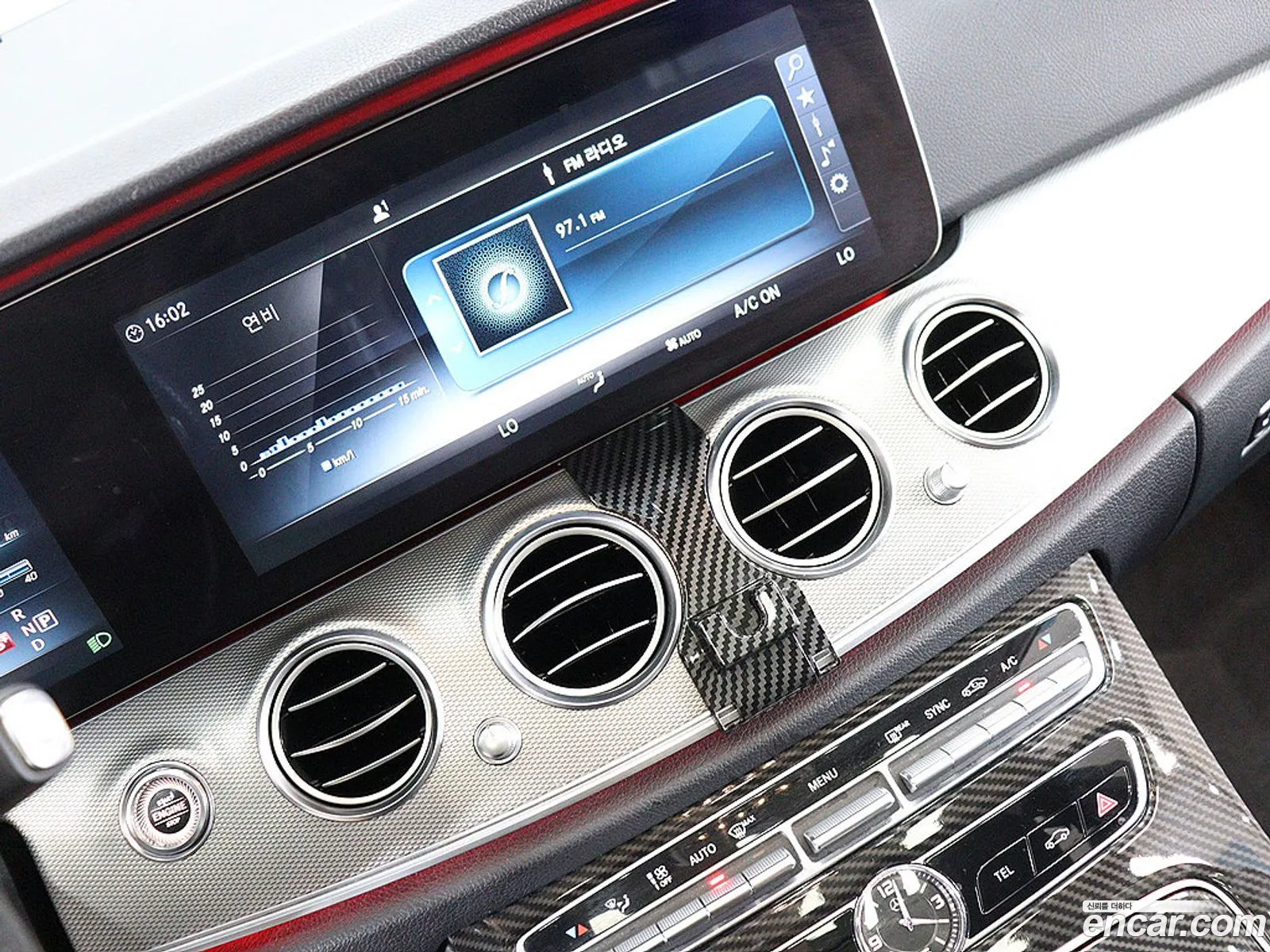 Mercedes-Benz E-Class W213 2016 — 14