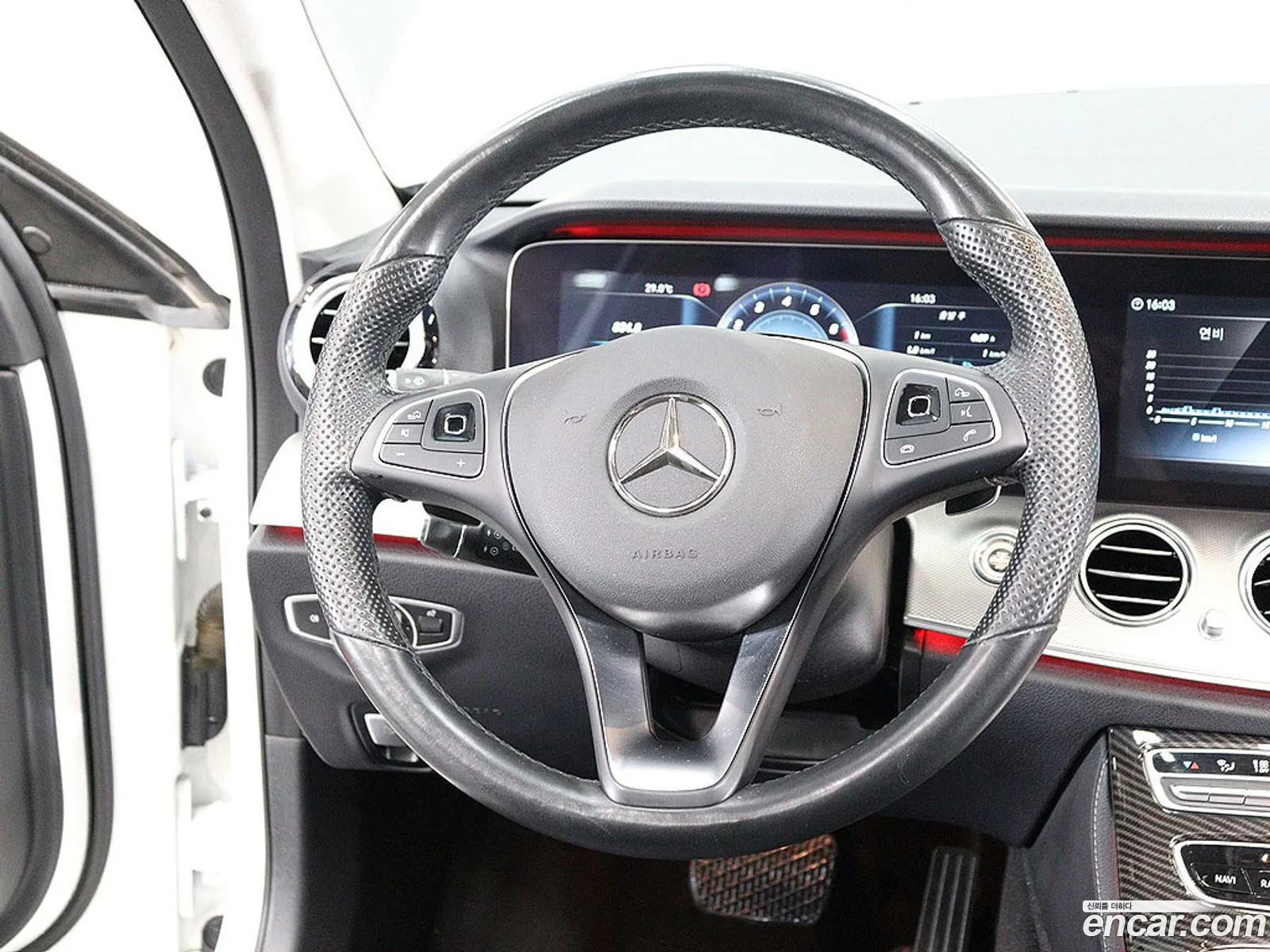 Mercedes-Benz E-Class W213 2016 — 12