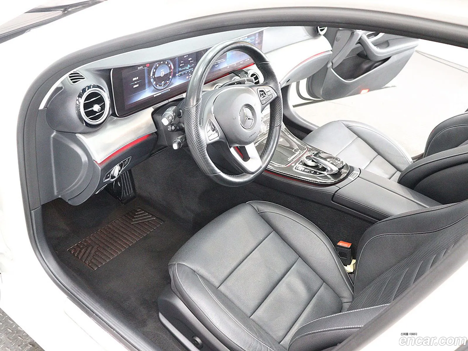 Mercedes-Benz E-Class W213 2016 — 17