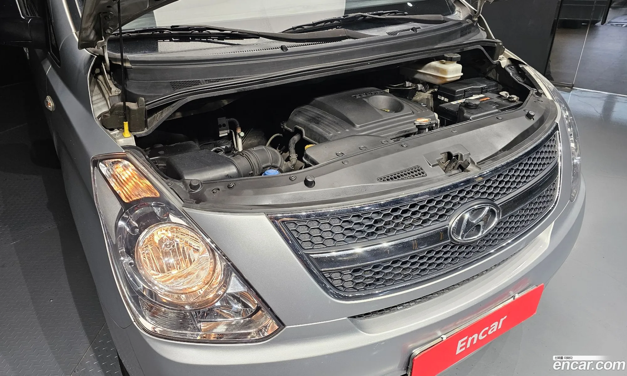 Hyundai Grand Starex 2009 — 28