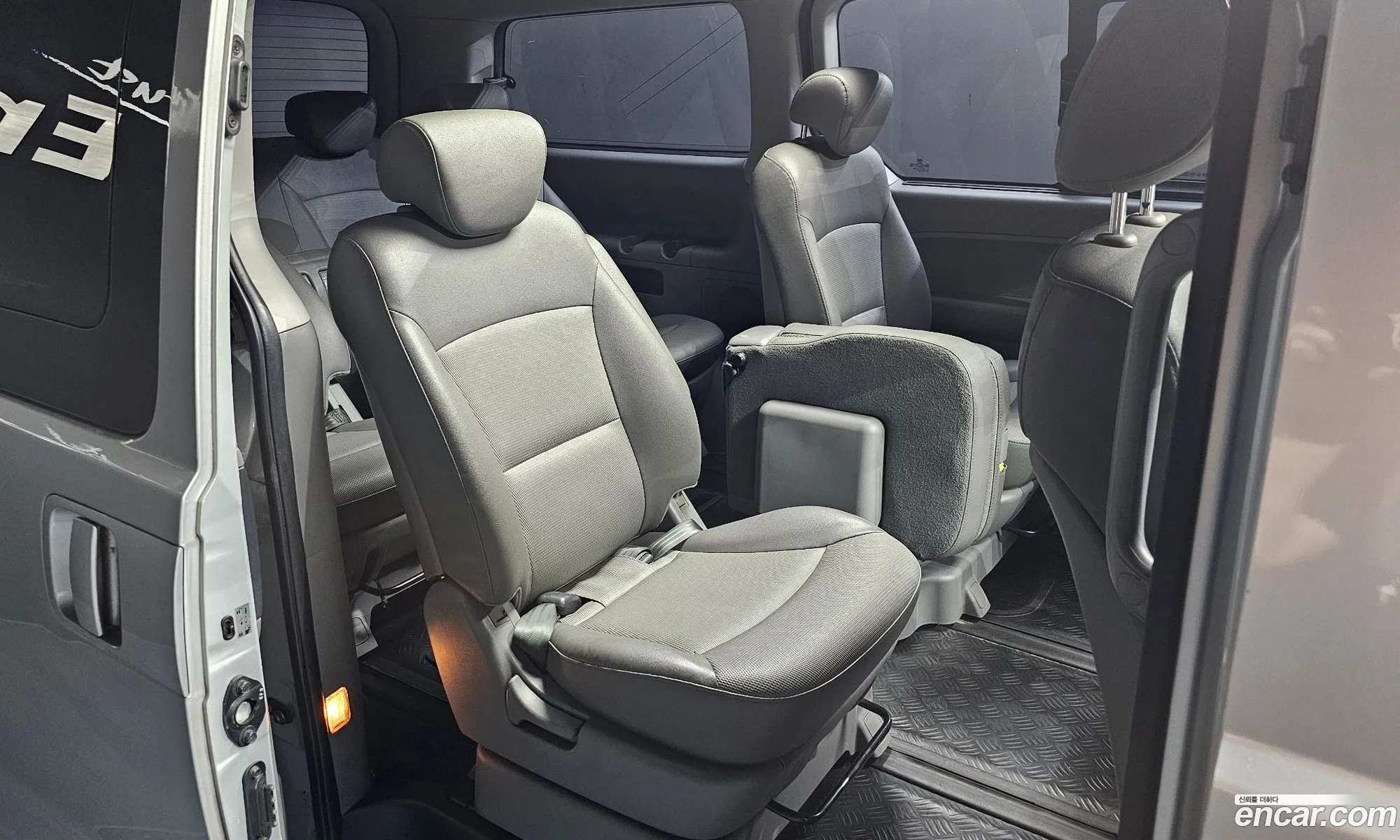 Hyundai Grand Starex 2009 — 15