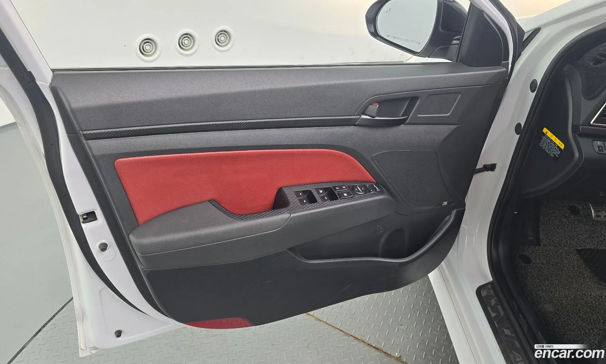 Hyundai Elantra AD 2016 — 15