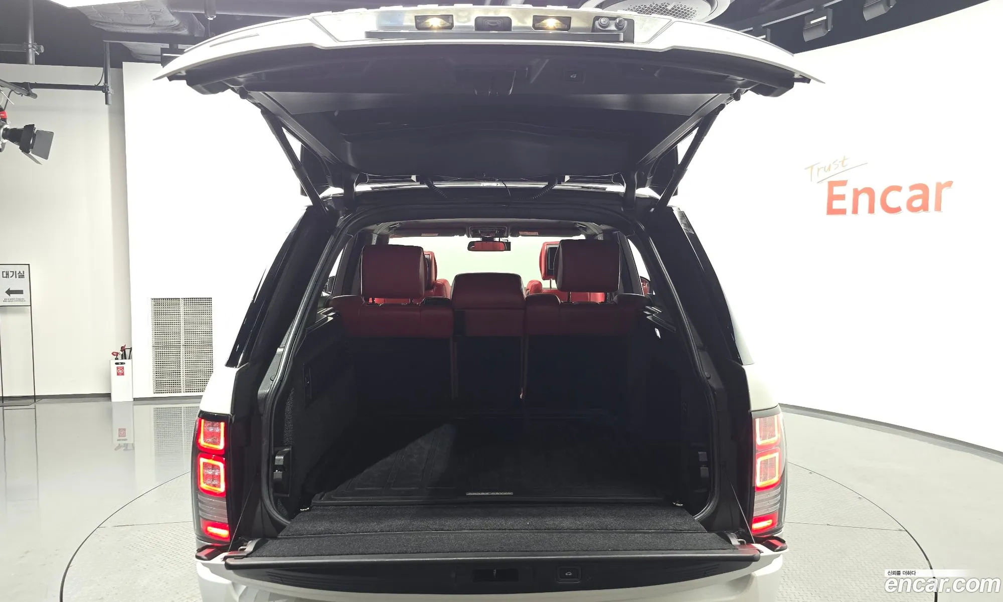 Land Rover Range Rover 2016 SALGA2JF3GA282089 — 10