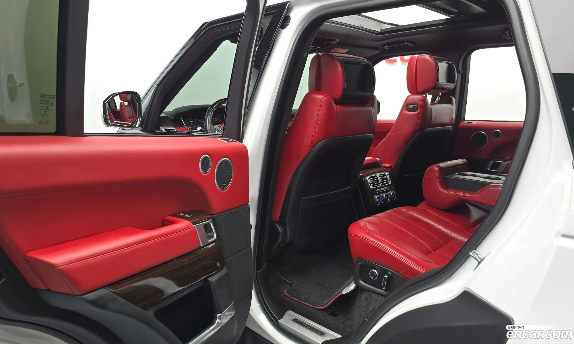 Land Rover Range Rover 2016 SALGA2JF3GA282089 — 11