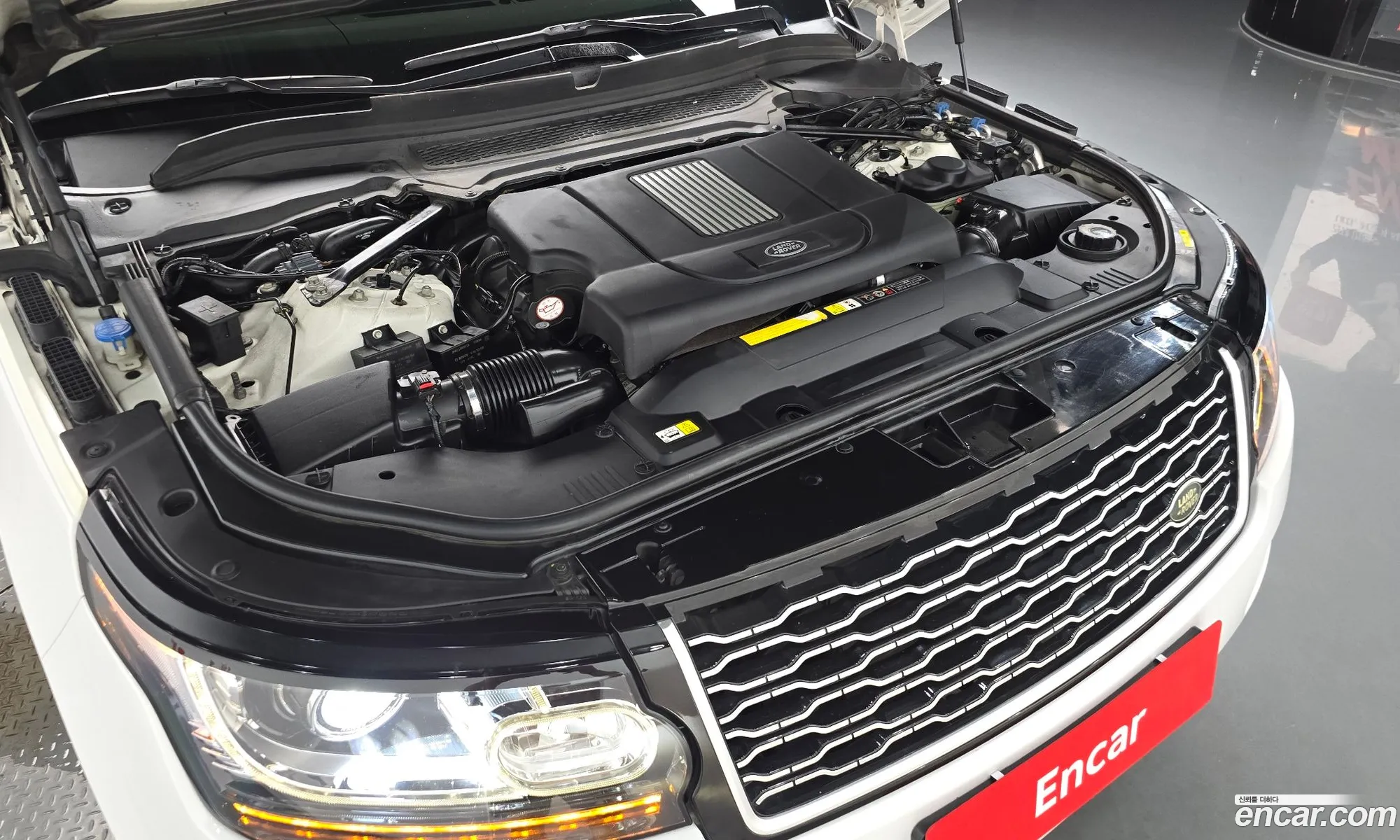 Land Rover Range Rover 2016 SALGA2JF3GA282089 — 32