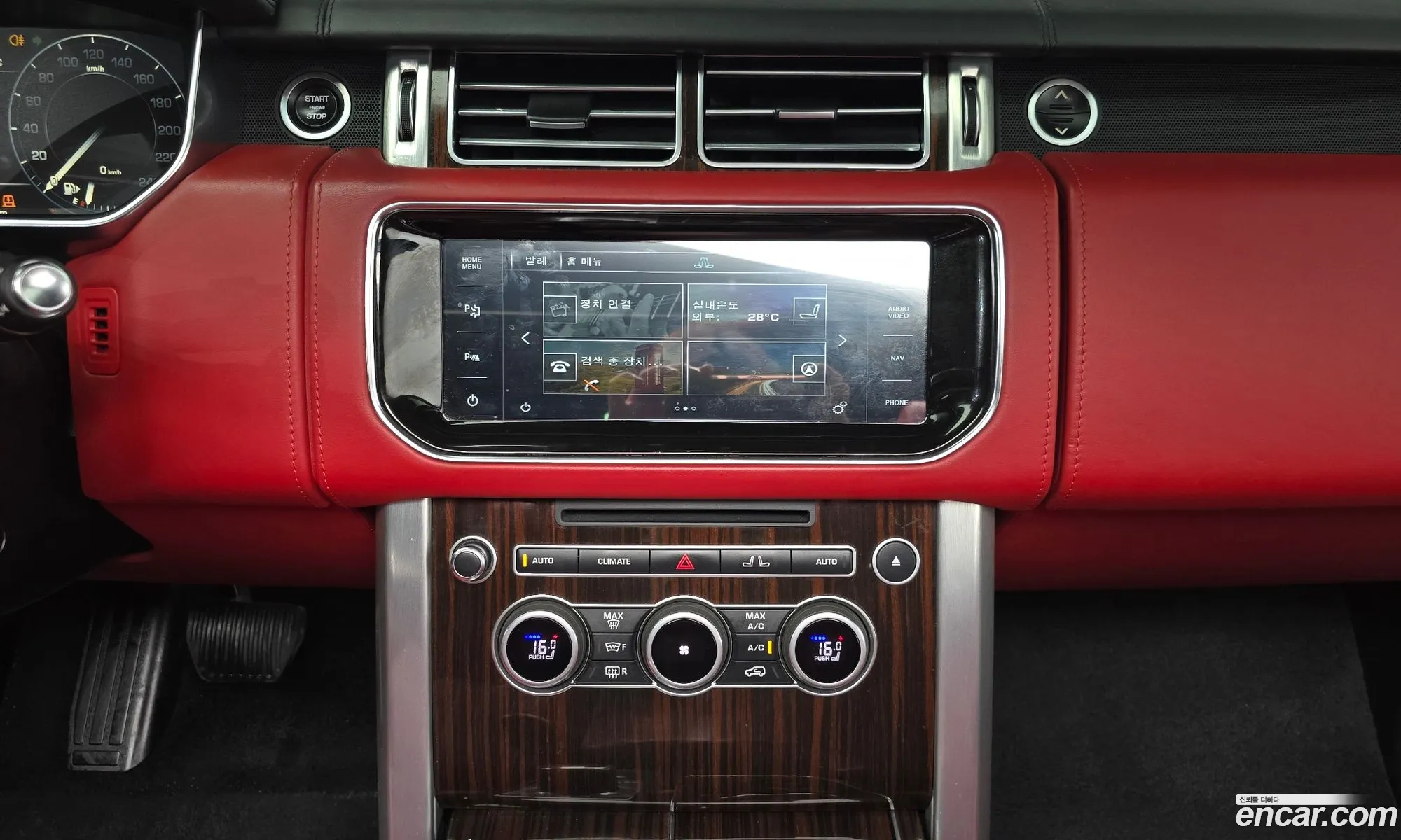 Land Rover Range Rover 2016 SALGA2JF3GA282089 — 30
