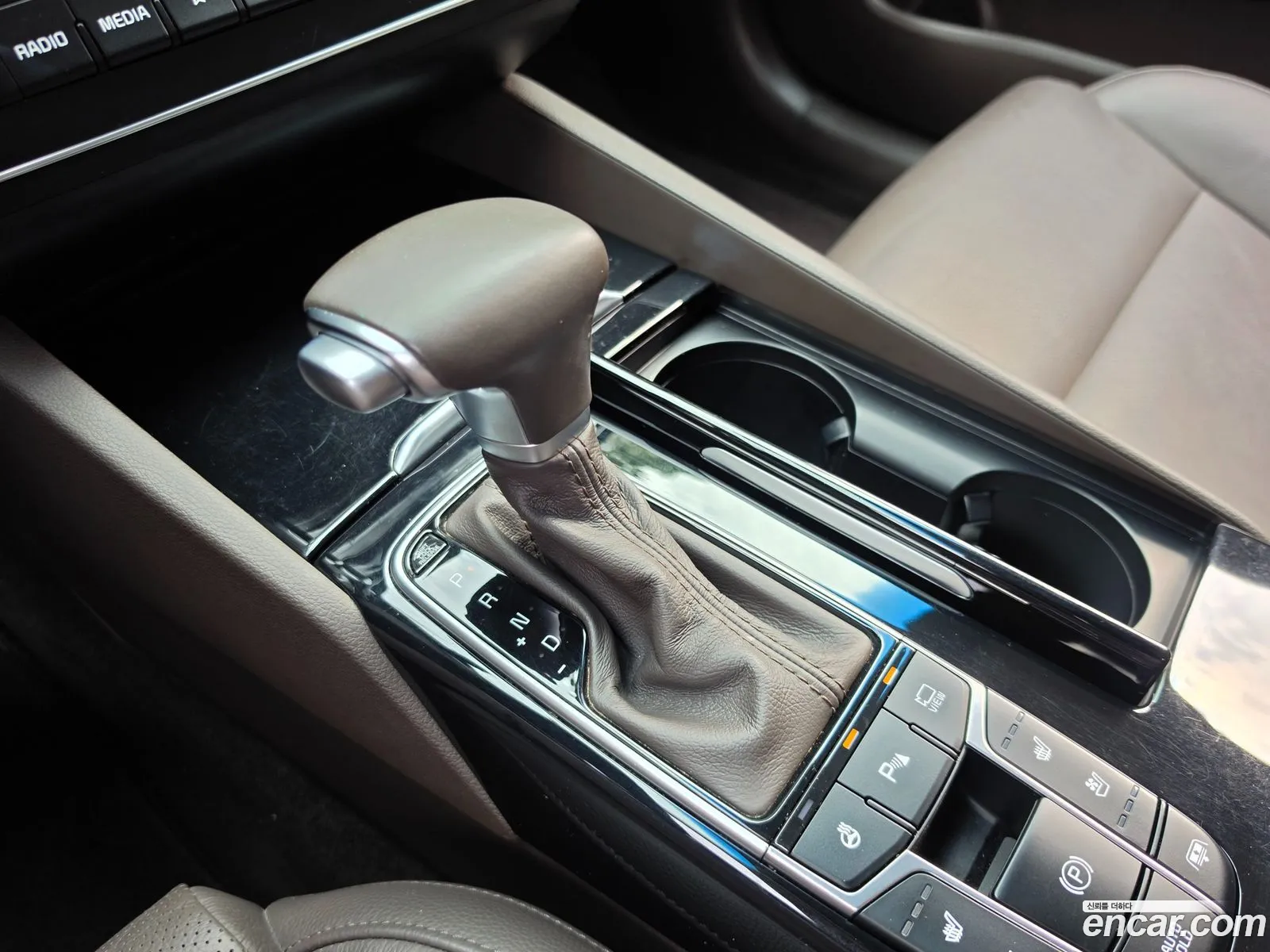Kia K7 2018 — 16
