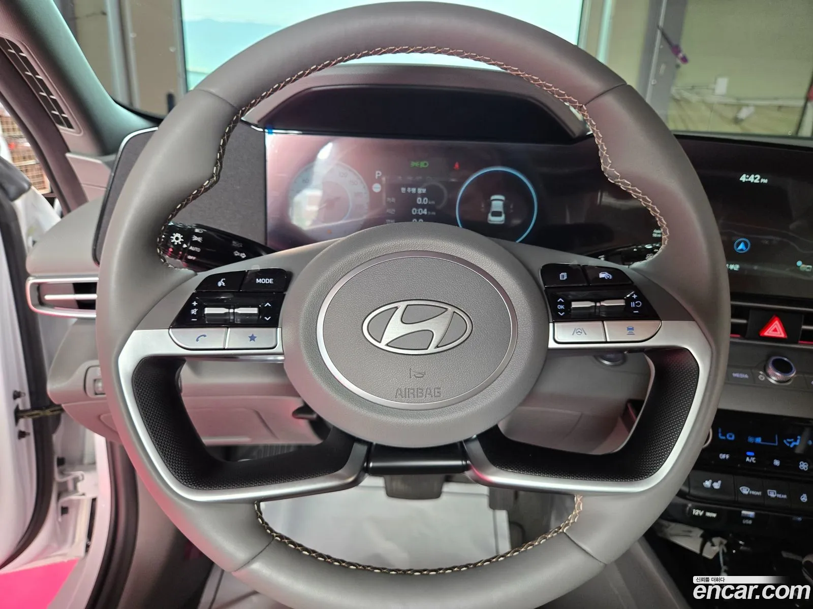 Hyundai Elantra 2024 — 18
