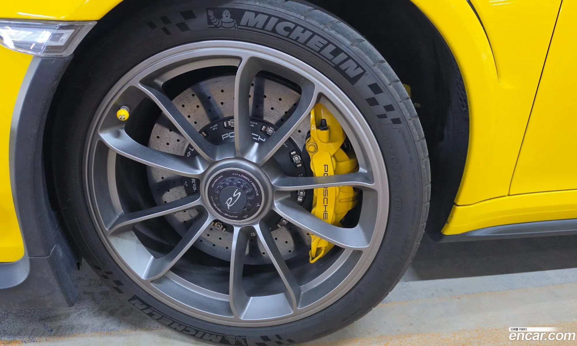 Porsche 911 2016 — 2