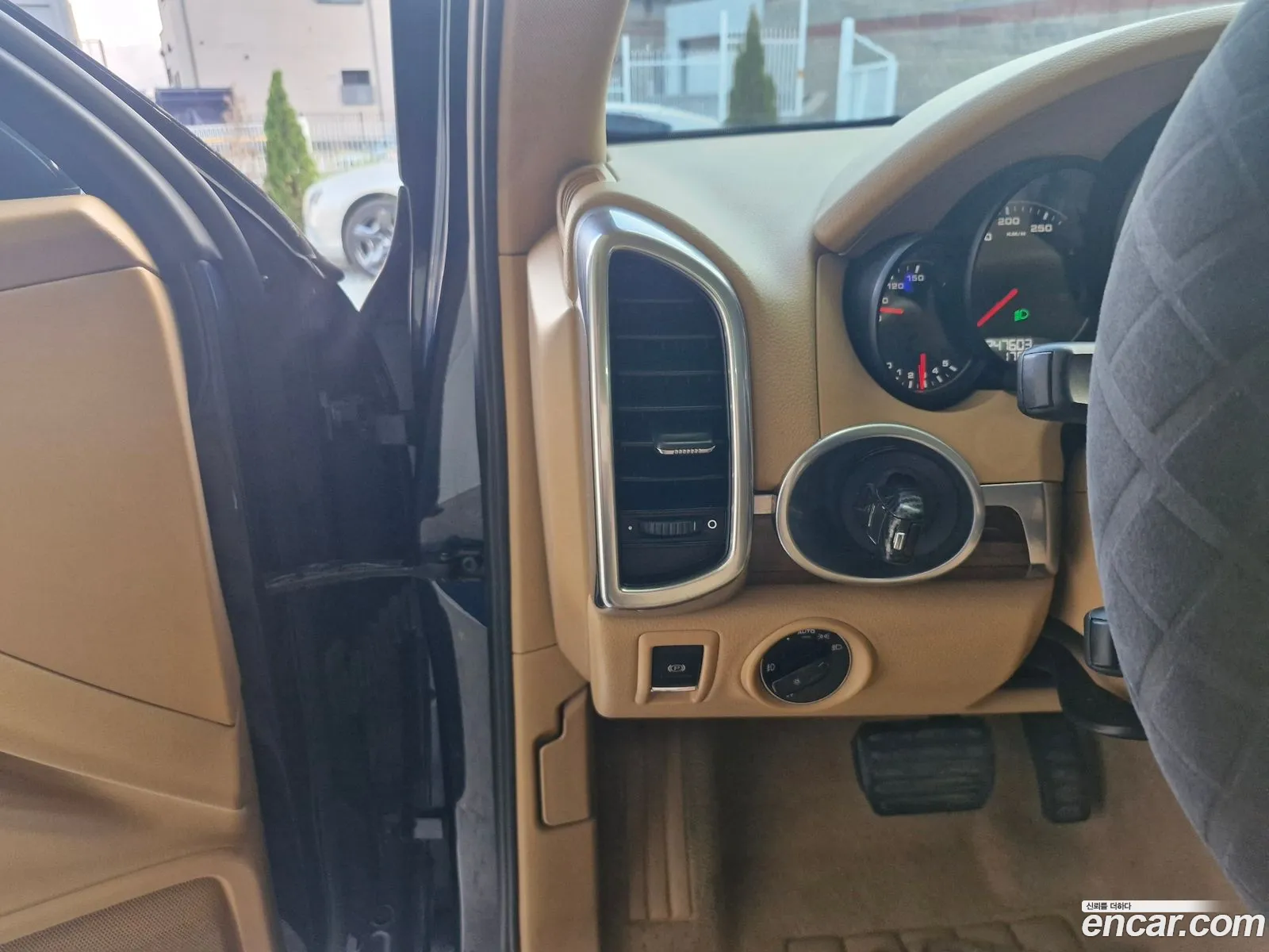 Porsche Cayenne 2011 — 14