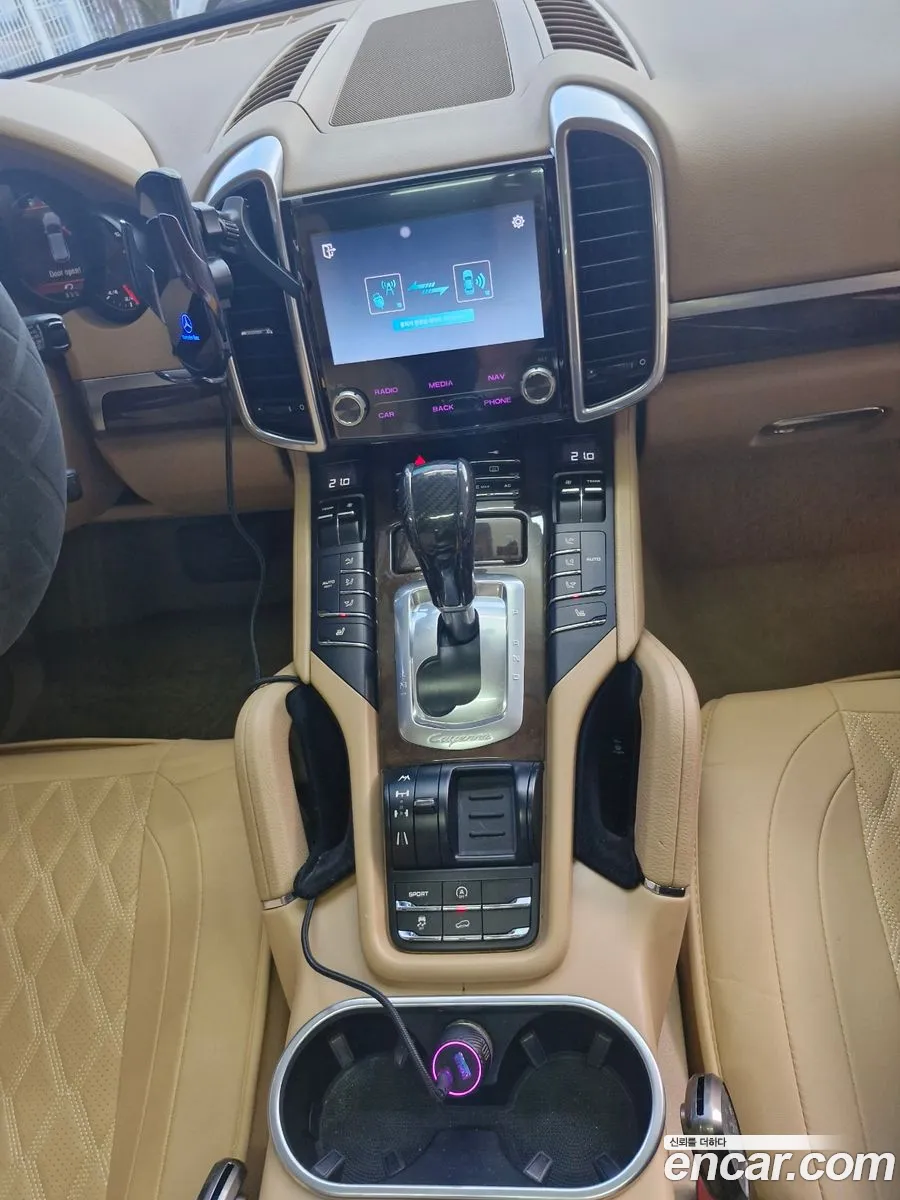 Porsche Cayenne 2011 — 13
