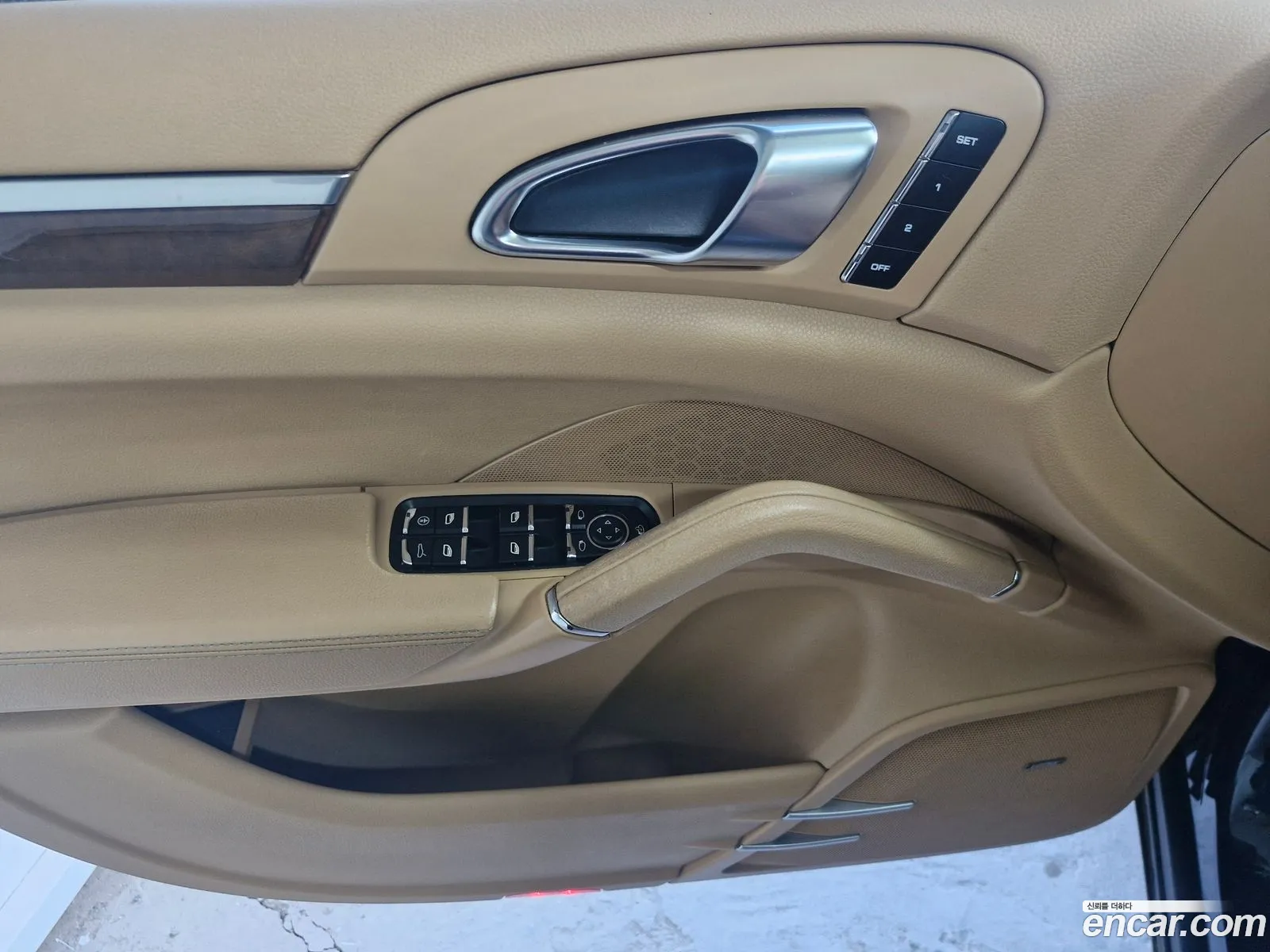 Porsche Cayenne 2011 — 12