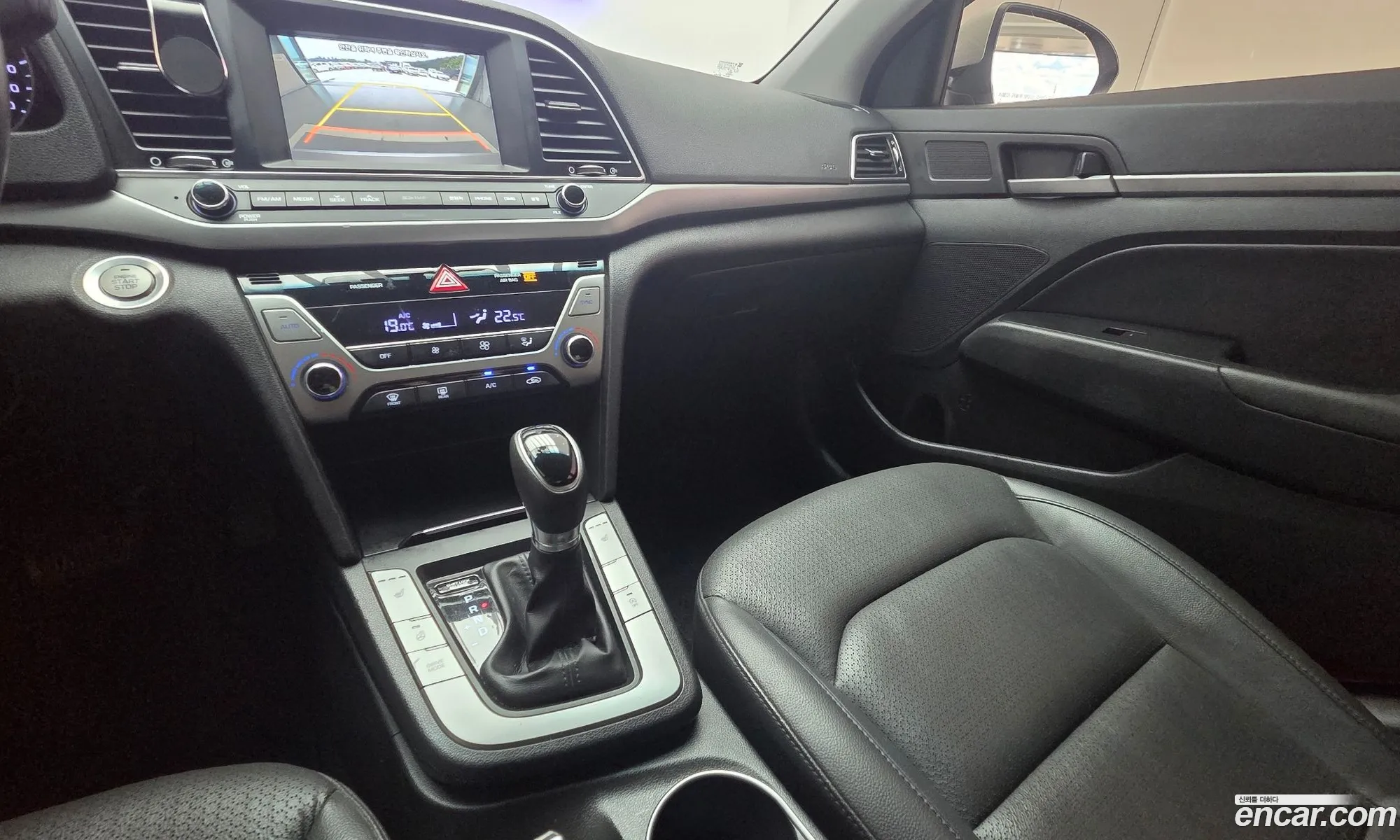 Hyundai Elantra AD 2016 — 19